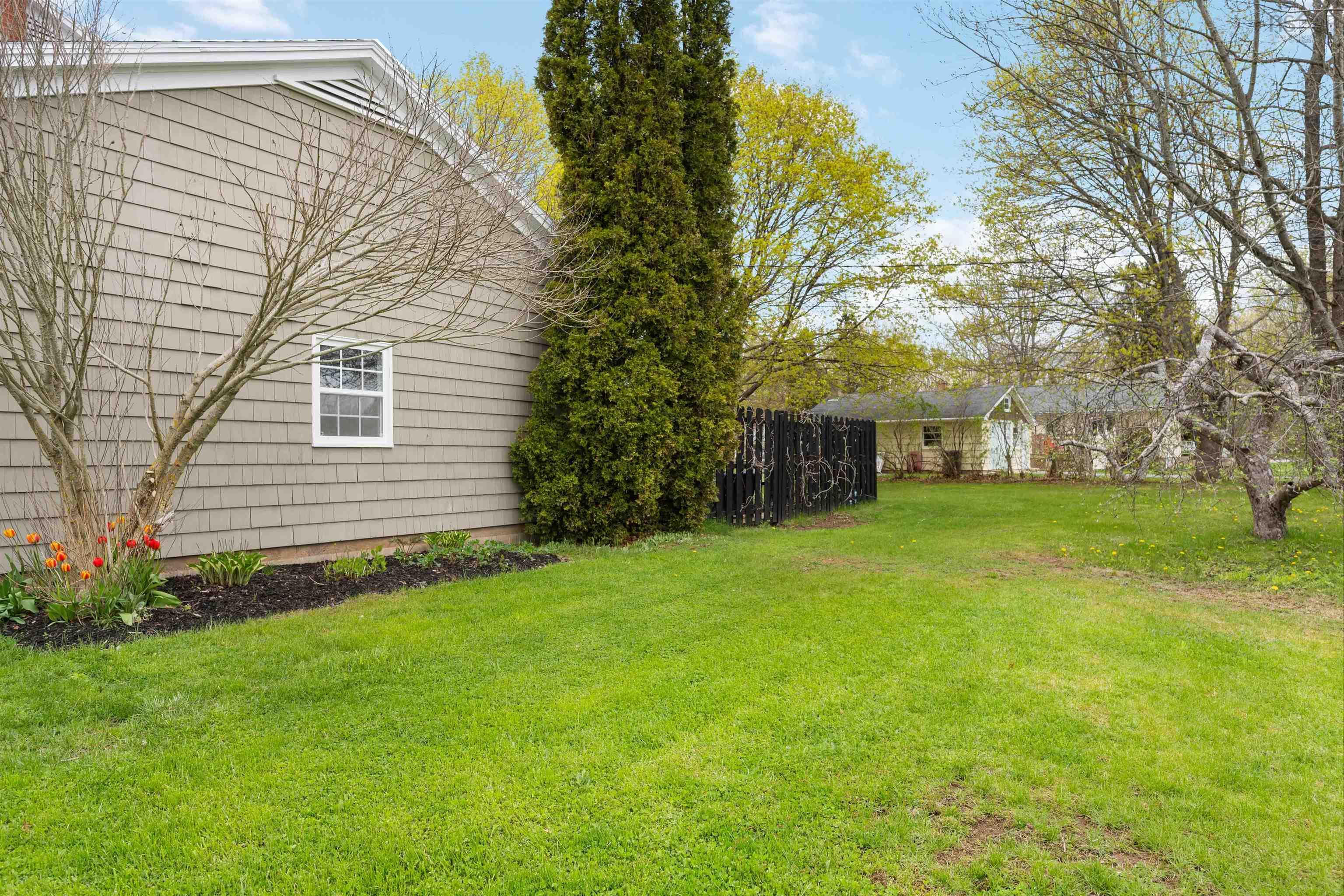 $459,900.00: 12 Hillcrest Avenue, Nictaux