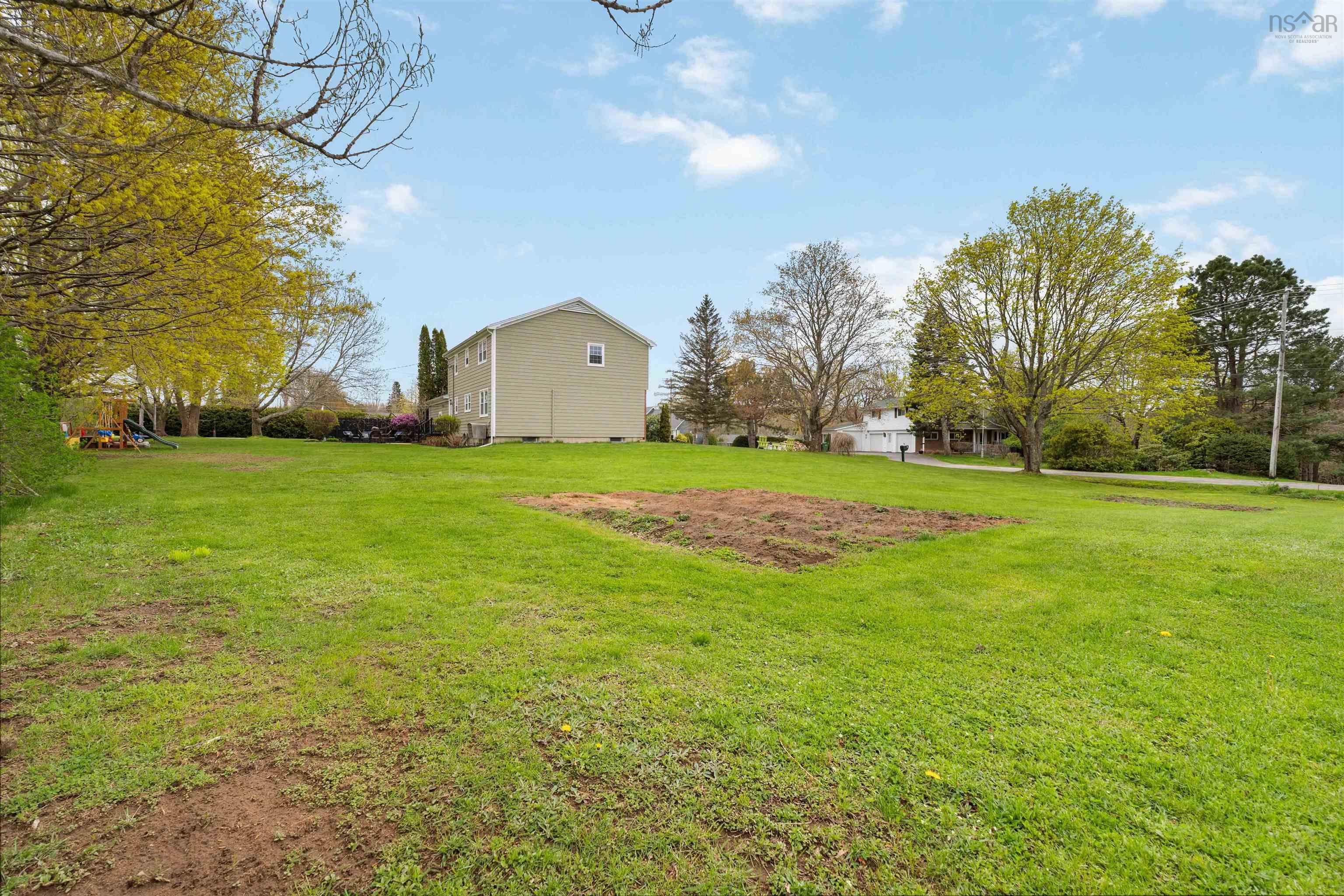 $459,900.00: 12 Hillcrest Avenue, Nictaux