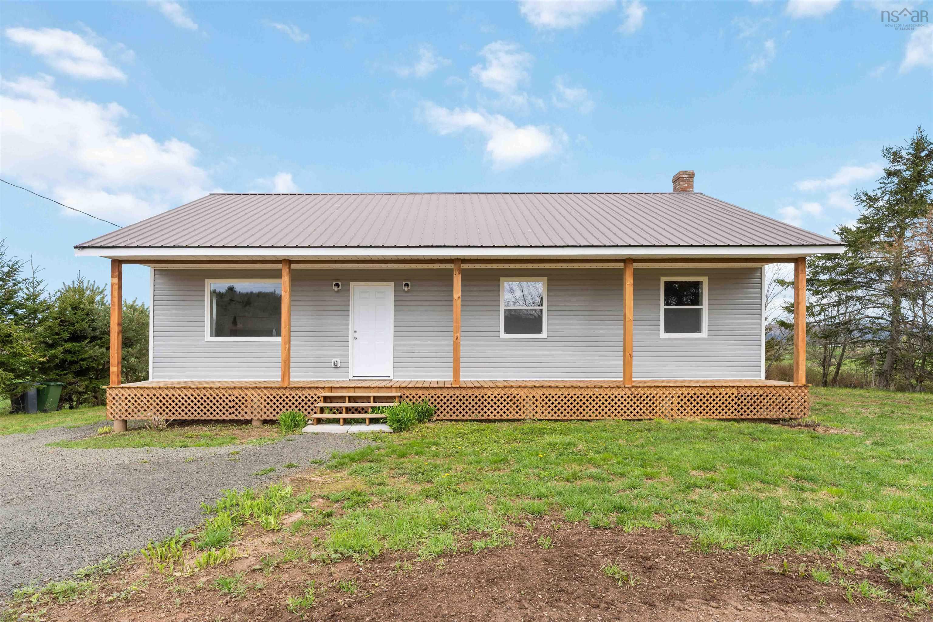 $405,000.00: 3093 Highway 201, Centrelea