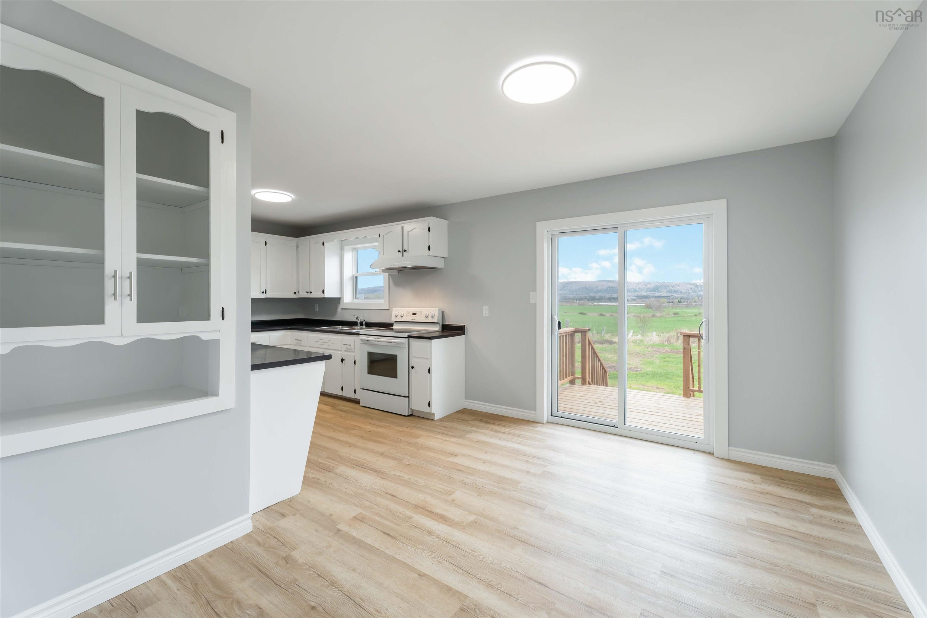 $405,000.00: 3093 Highway 201, Centrelea