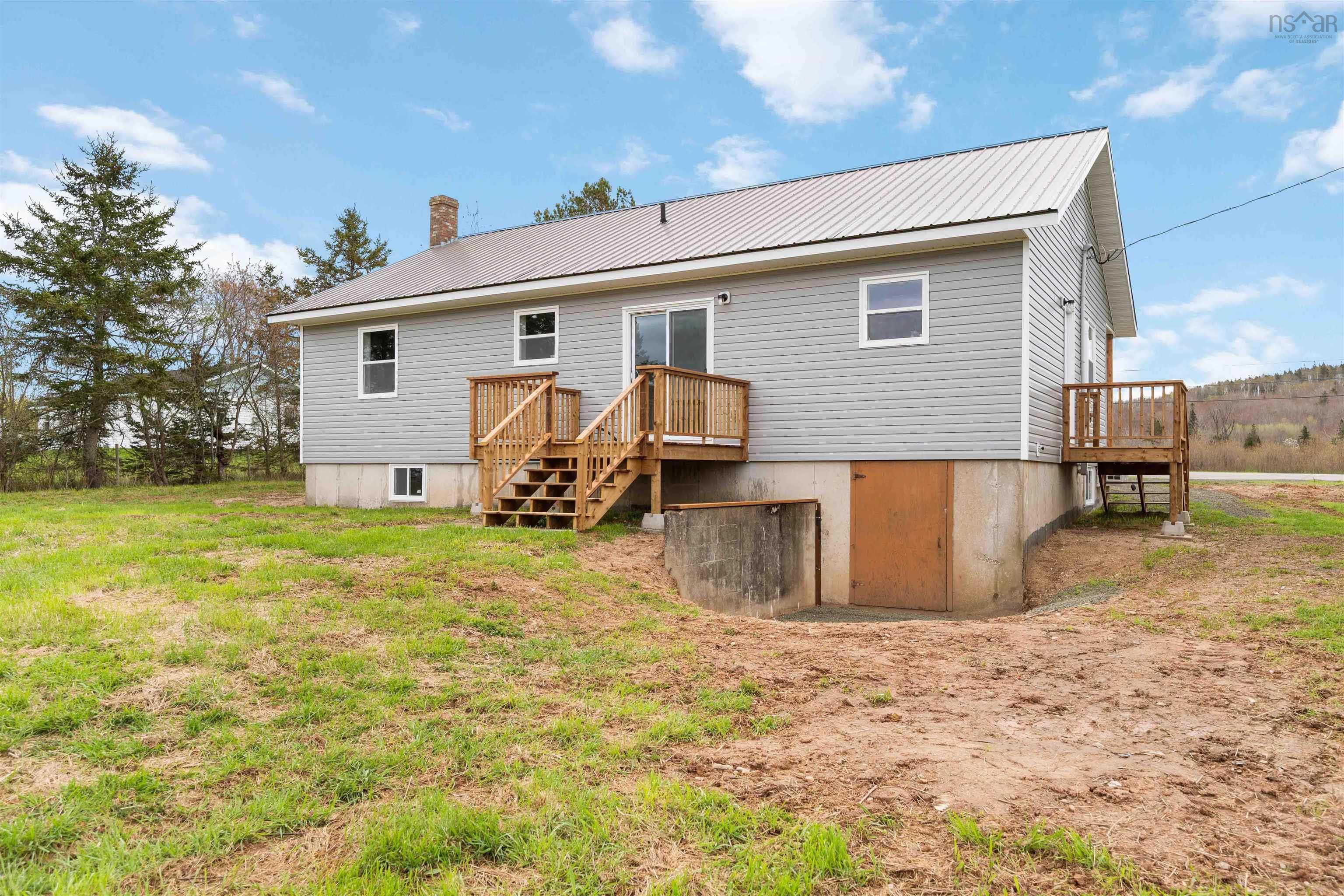 $405,000.00: 3093 Highway 201, Centrelea