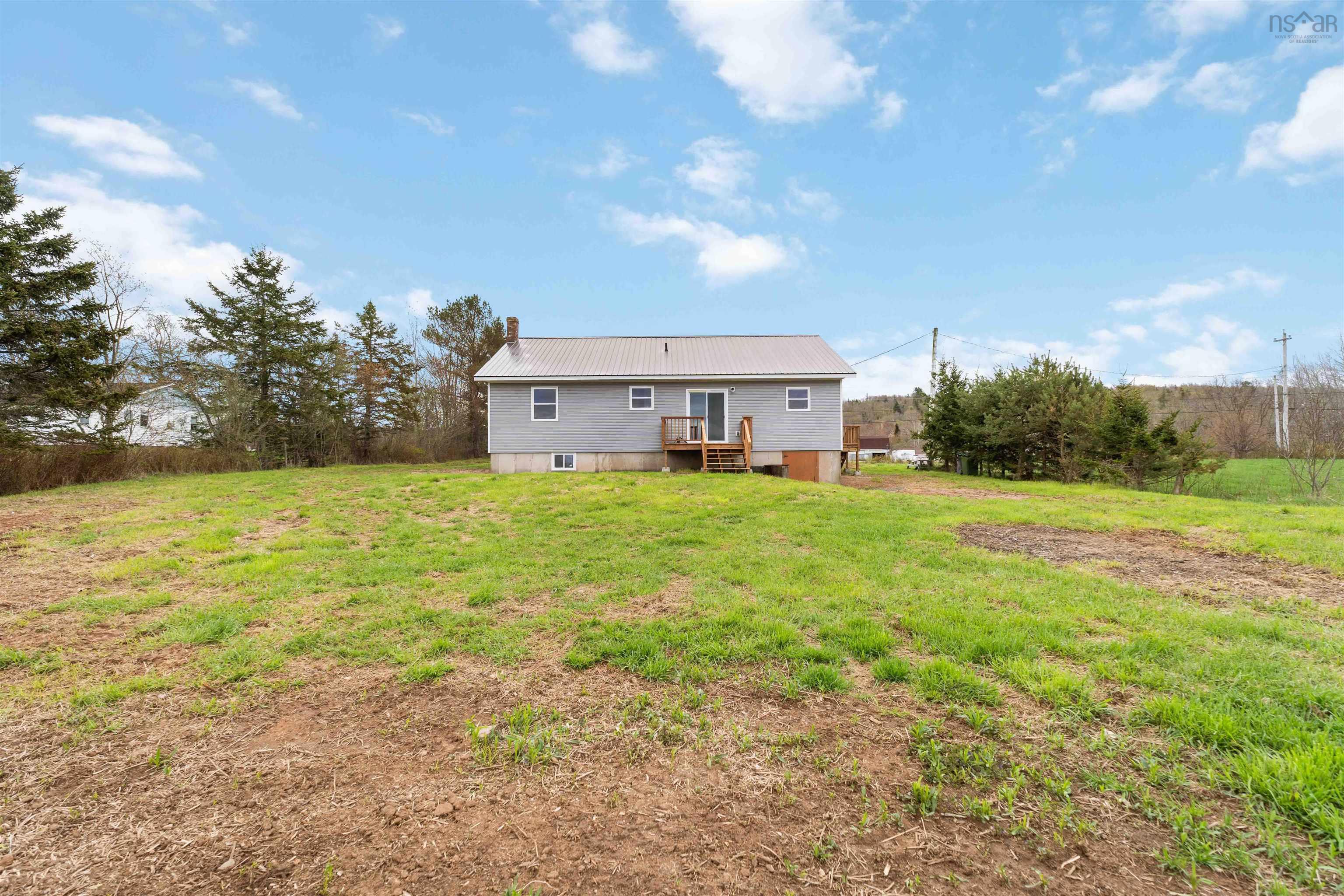 $405,000.00: 3093 Highway 201, Centrelea