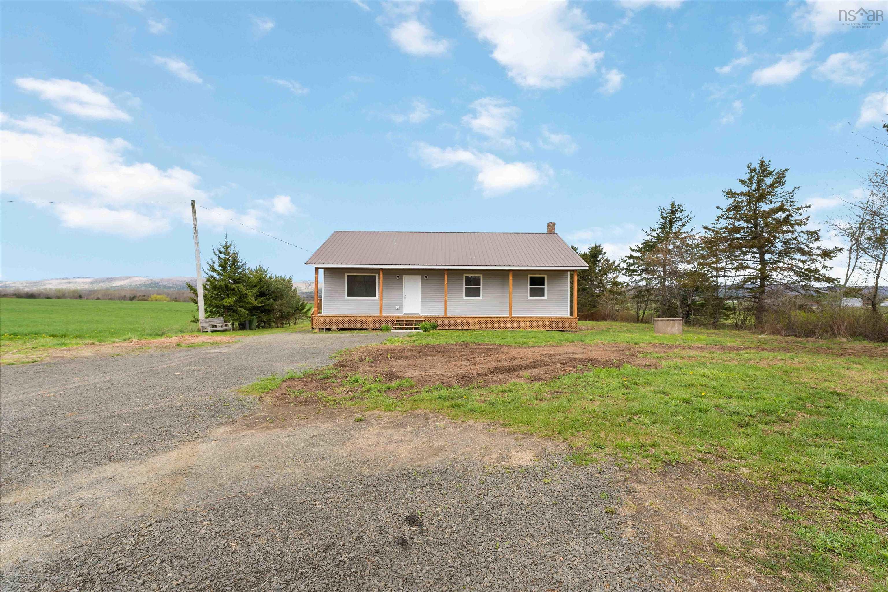 $405,000.00: 3093 Highway 201, Centrelea