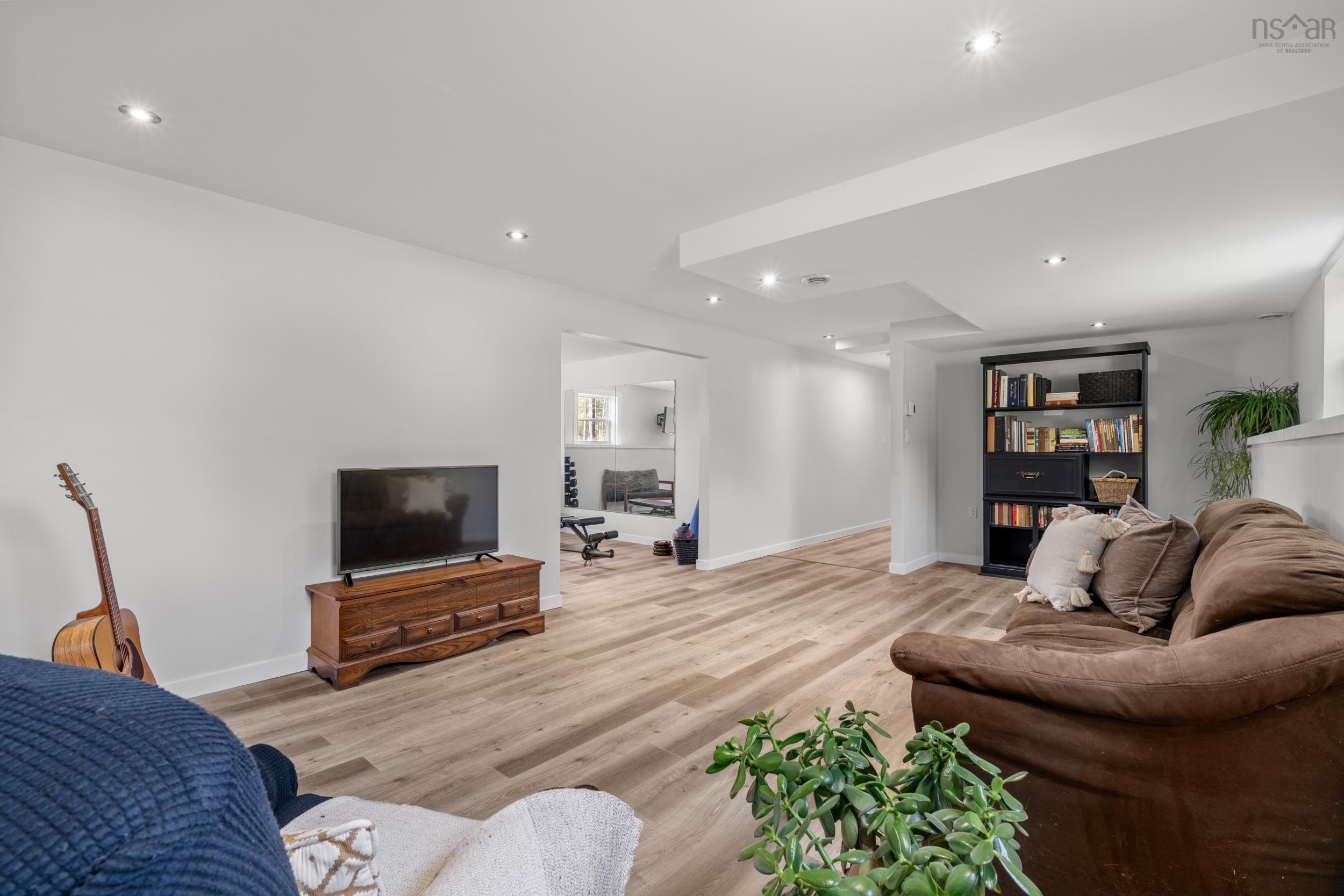 $649,900.00: 283 Lakecrest Drive, East Uniacke