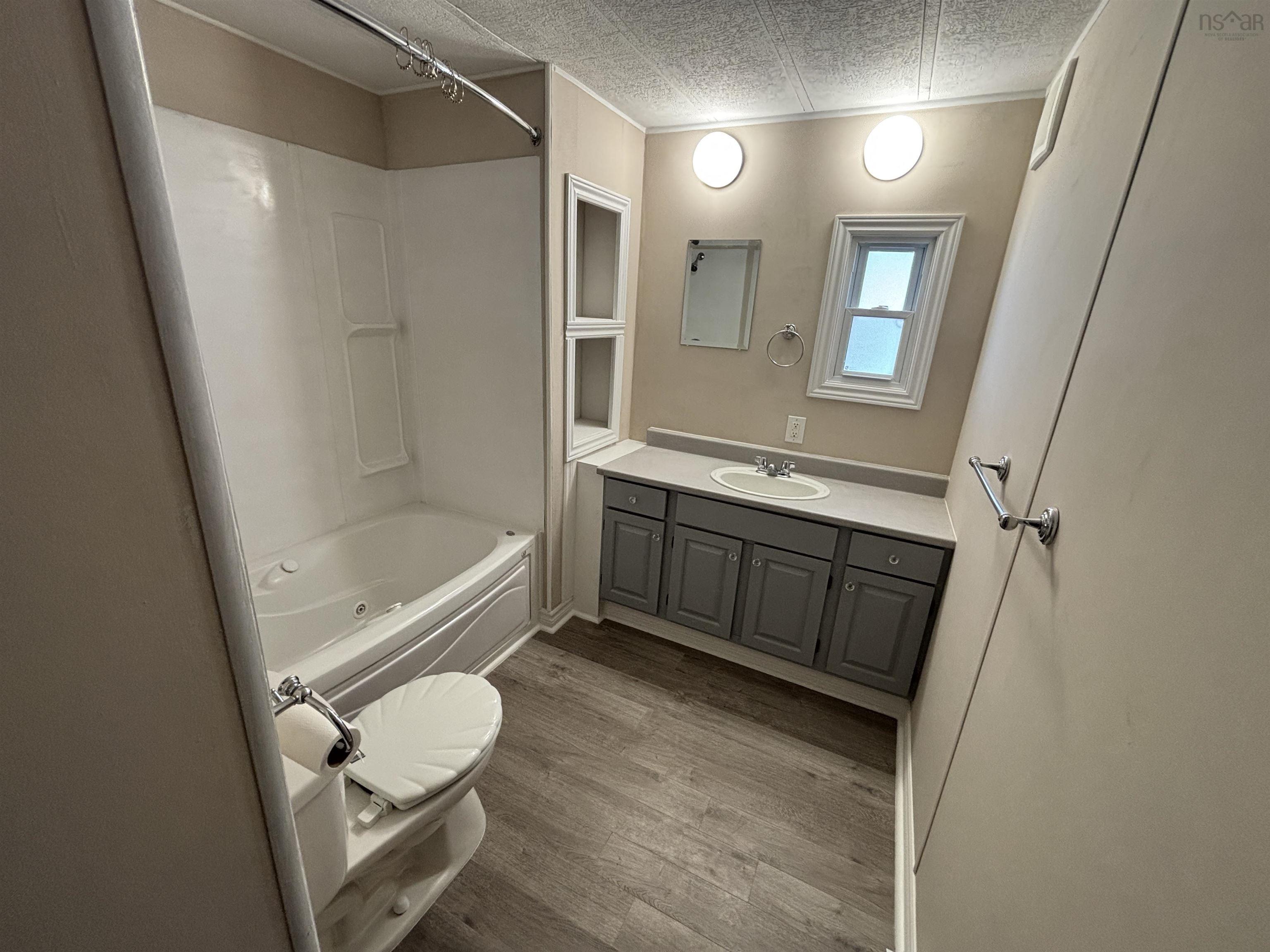 $229,900.00: 10 Bishop Avenue, Dartmouth