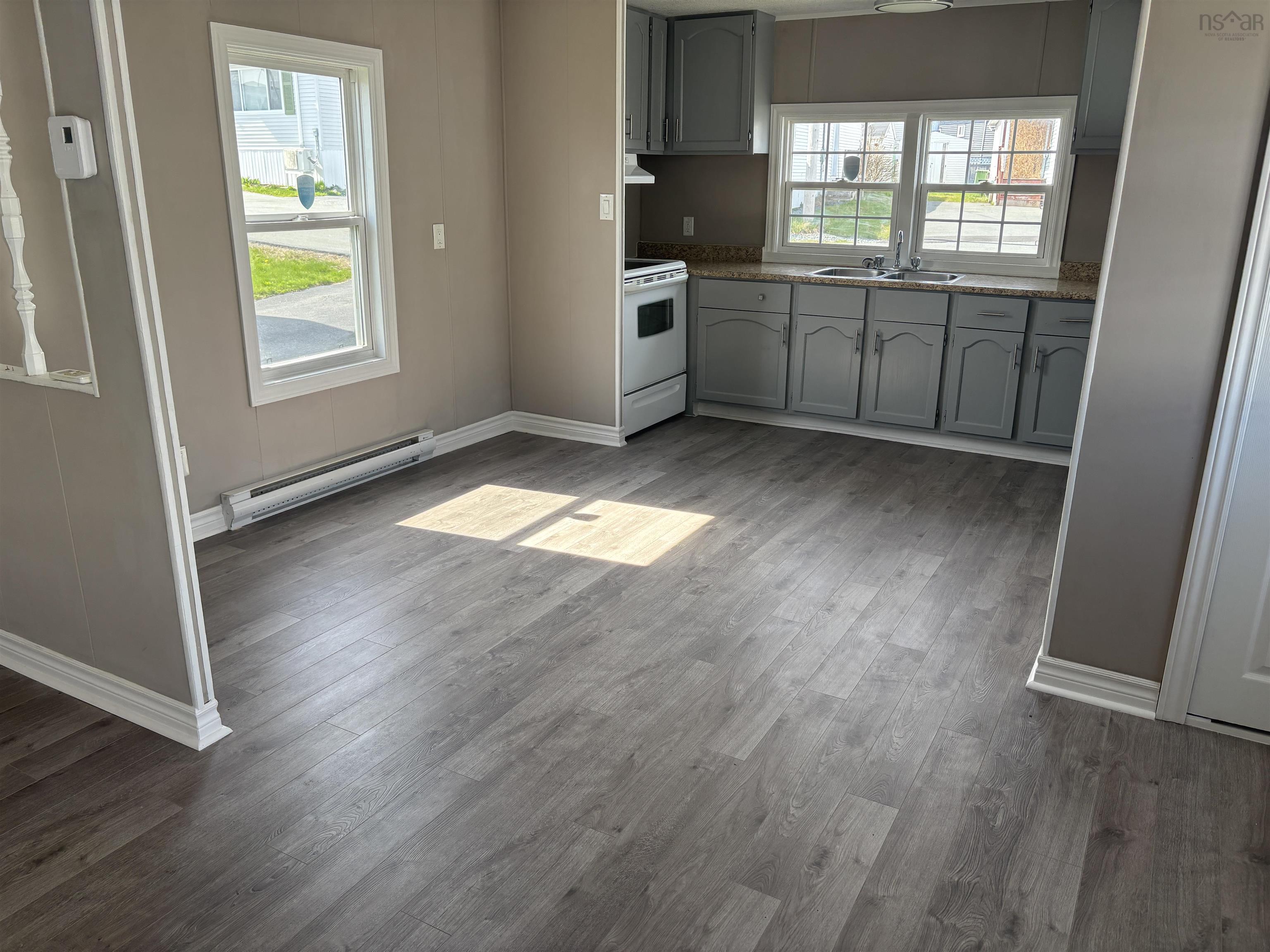 $229,900.00: 10 Bishop Avenue, Dartmouth
