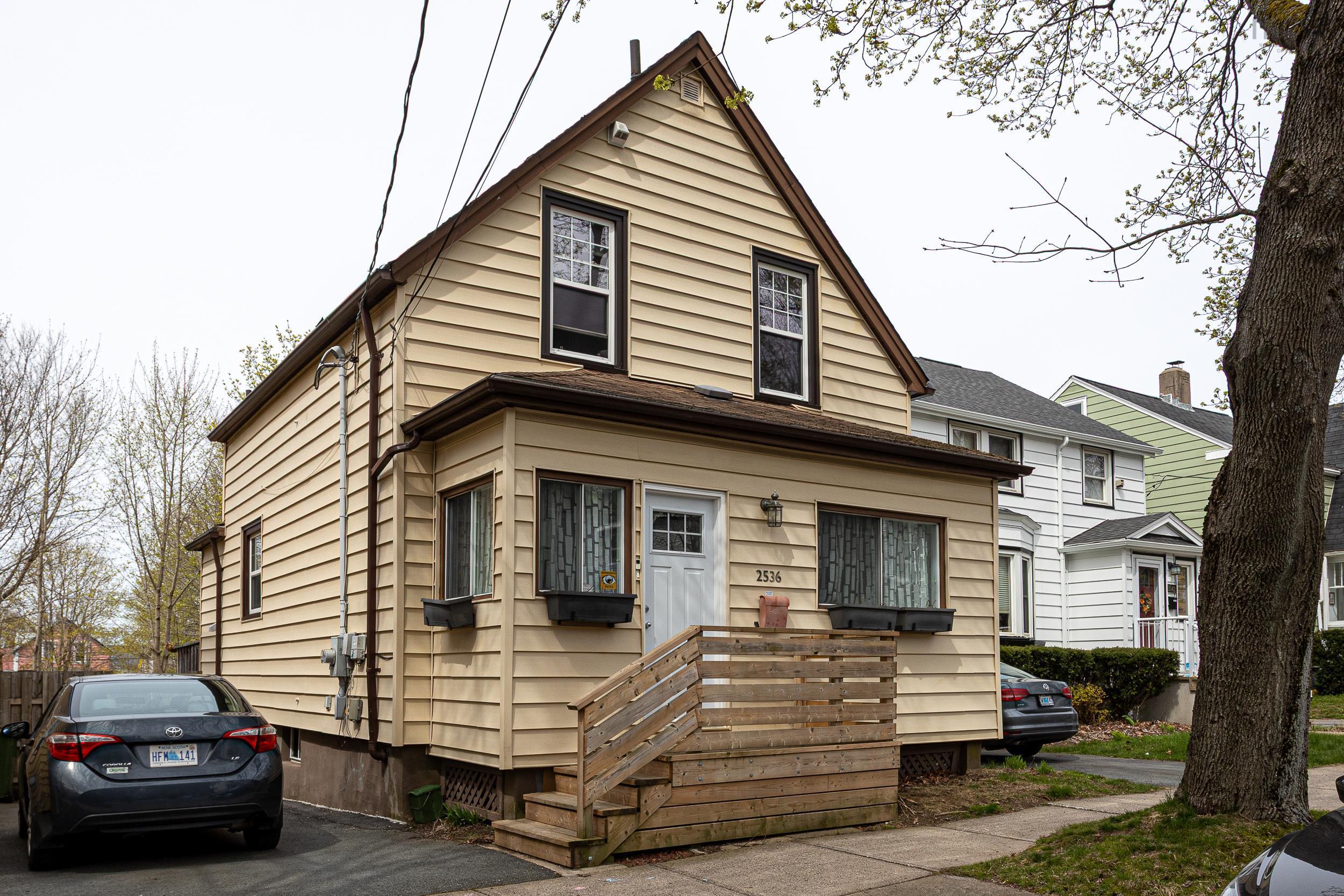 $699,500.00: 2536 Elm Street, Halifax