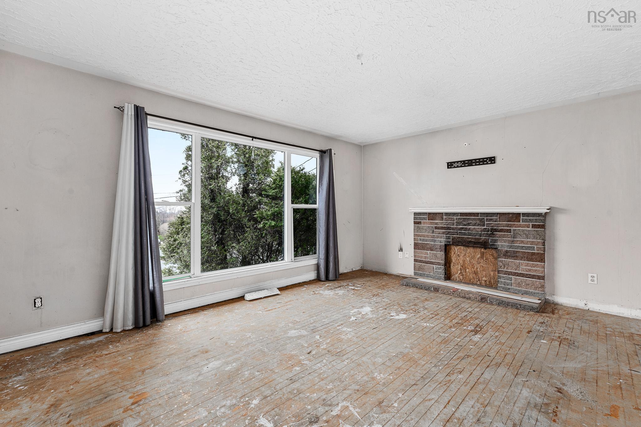 $350,000.00: 18 Edmond Drive, Dartmouth