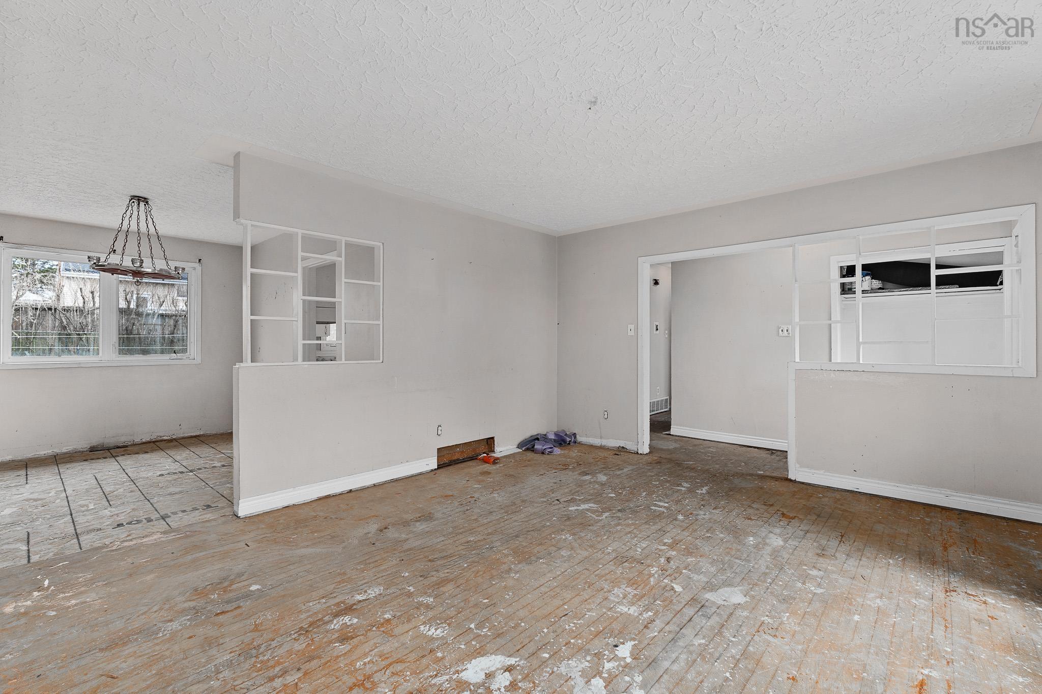 $350,000.00: 18 Edmond Drive, Dartmouth