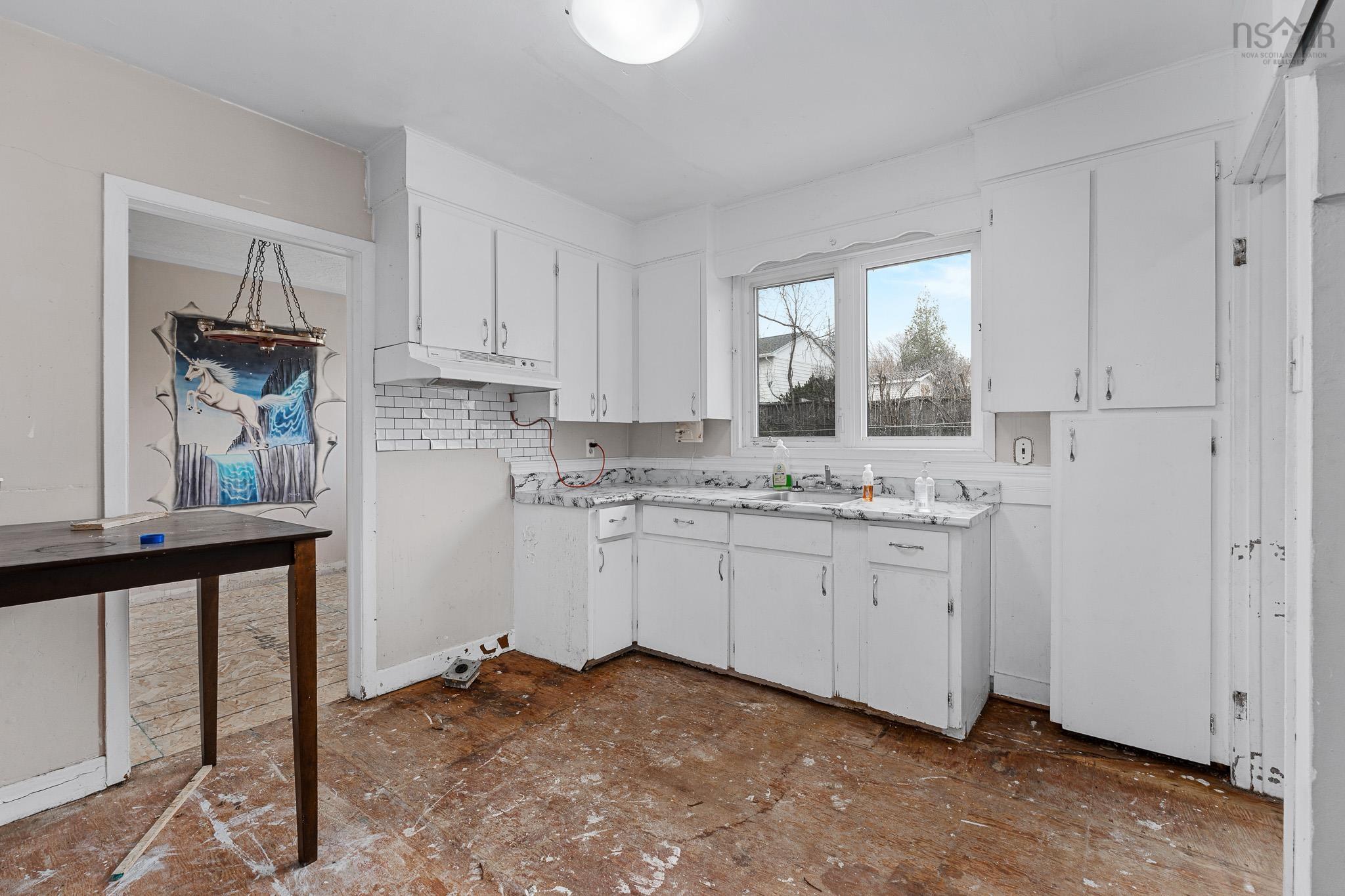 $350,000.00: 18 Edmond Drive, Dartmouth