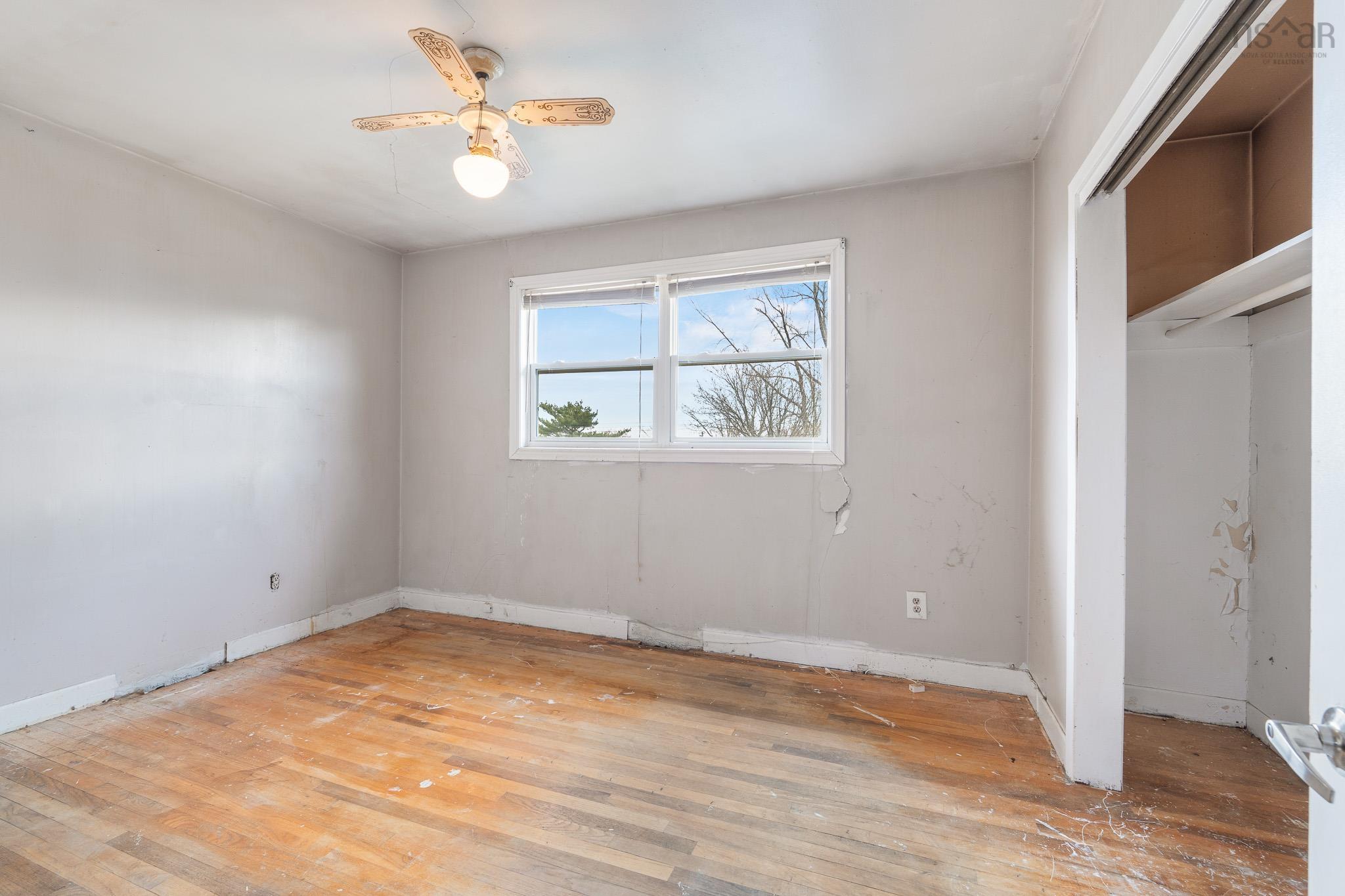 $350,000.00: 18 Edmond Drive, Dartmouth
