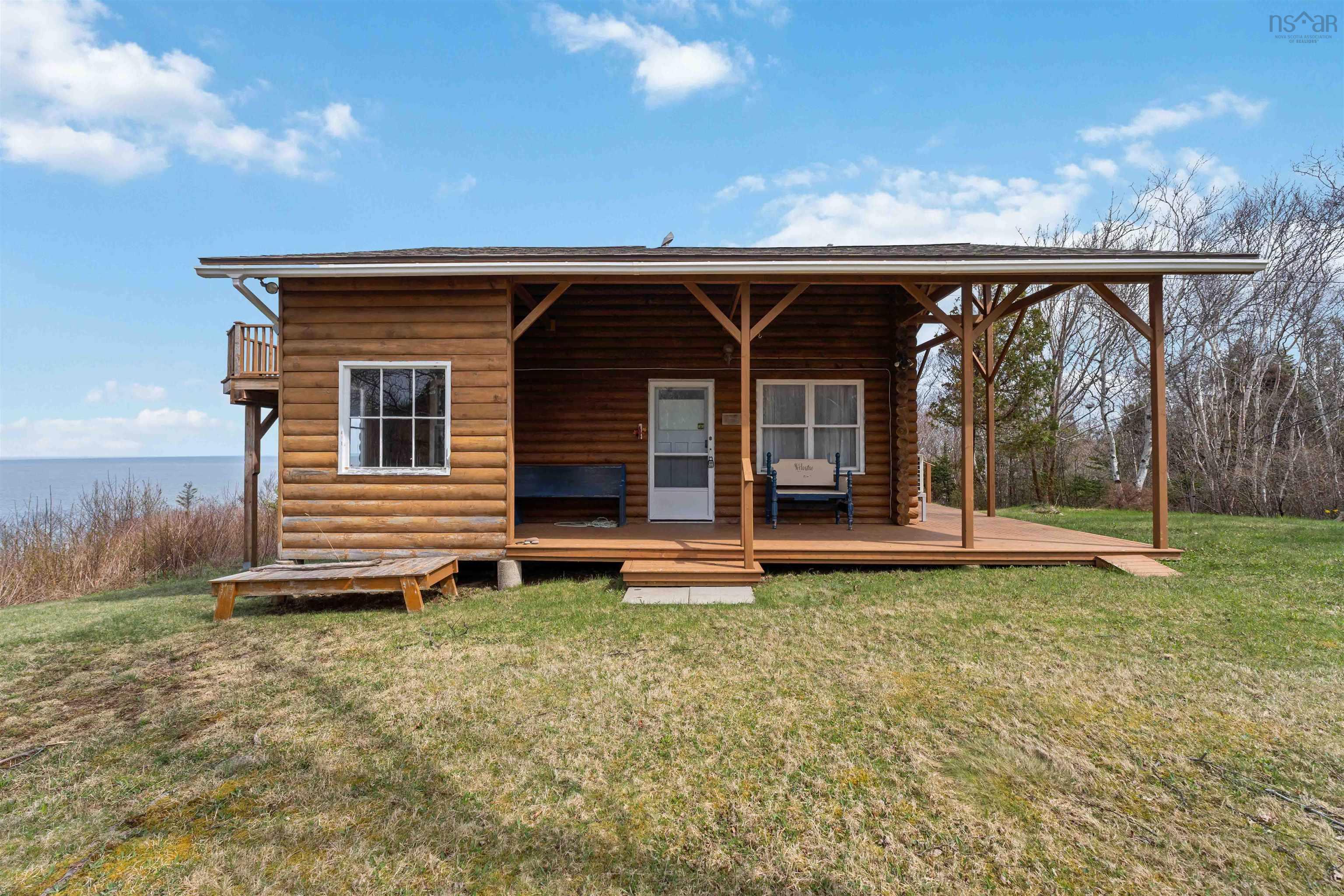 $413,900.00: 4805 Shore Road W, Parkers Cove