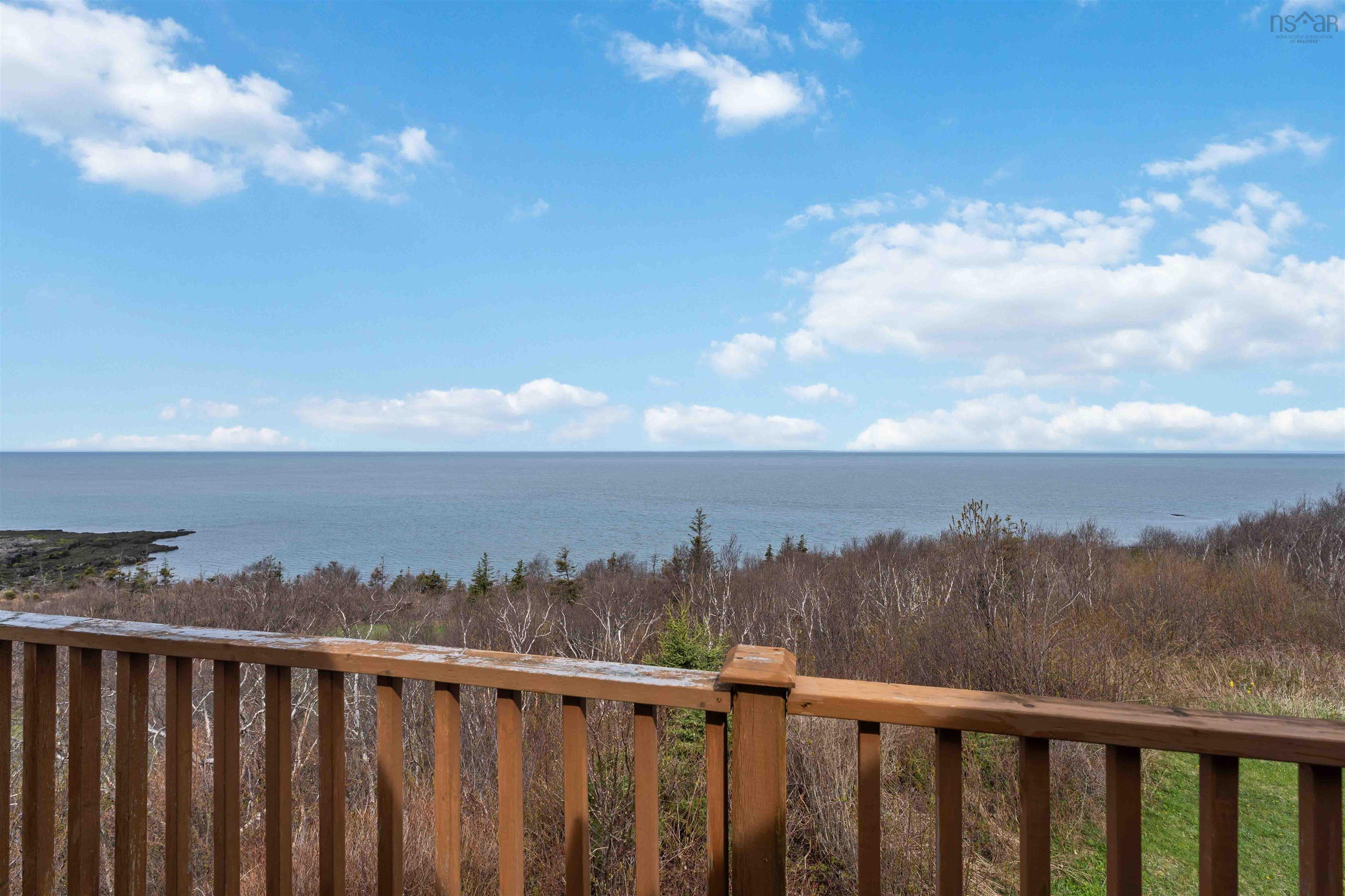 $413,900.00: 4805 Shore Road W, Parkers Cove