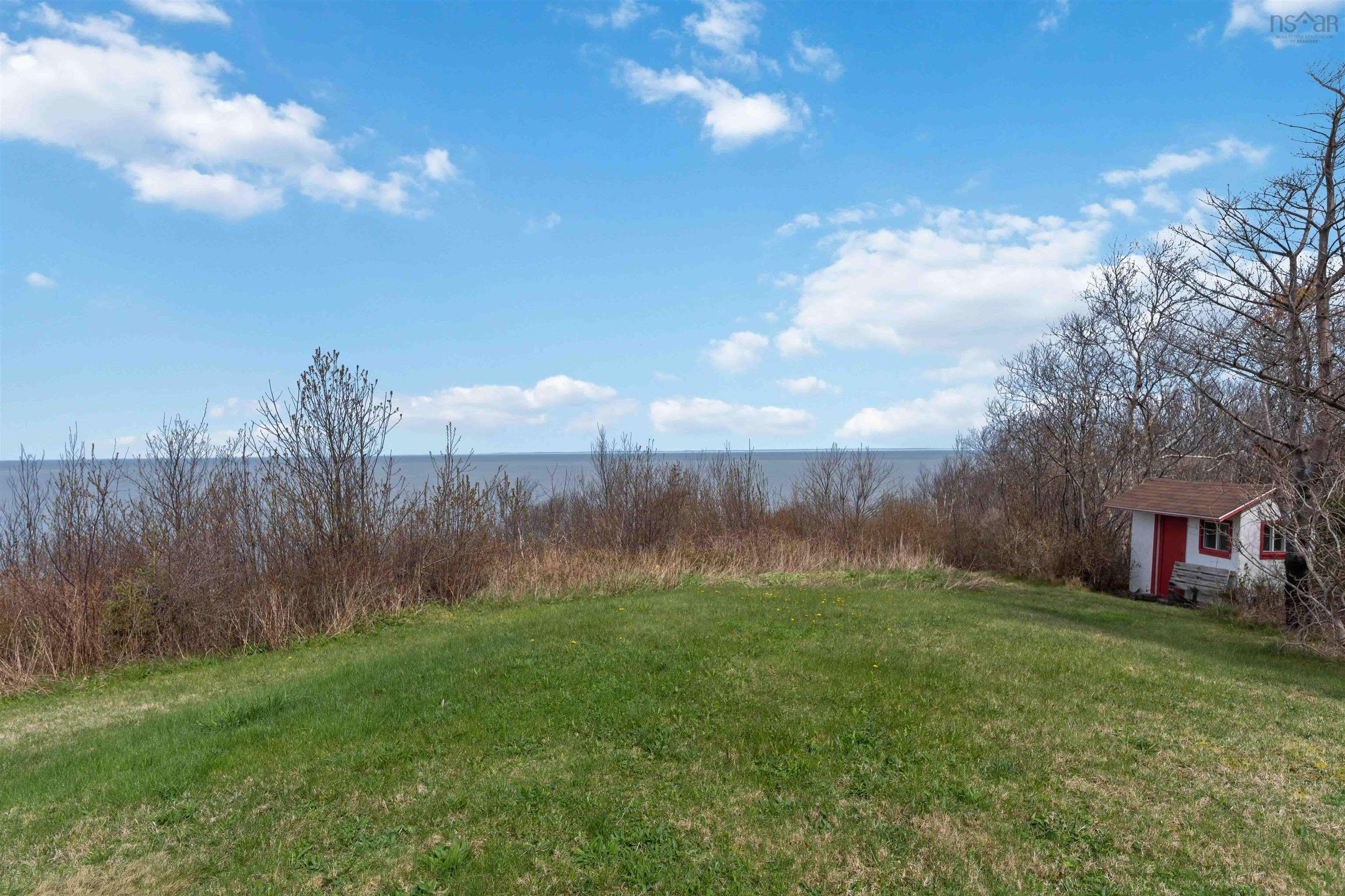 $413,900.00: 4805 Shore Road W, Parkers Cove