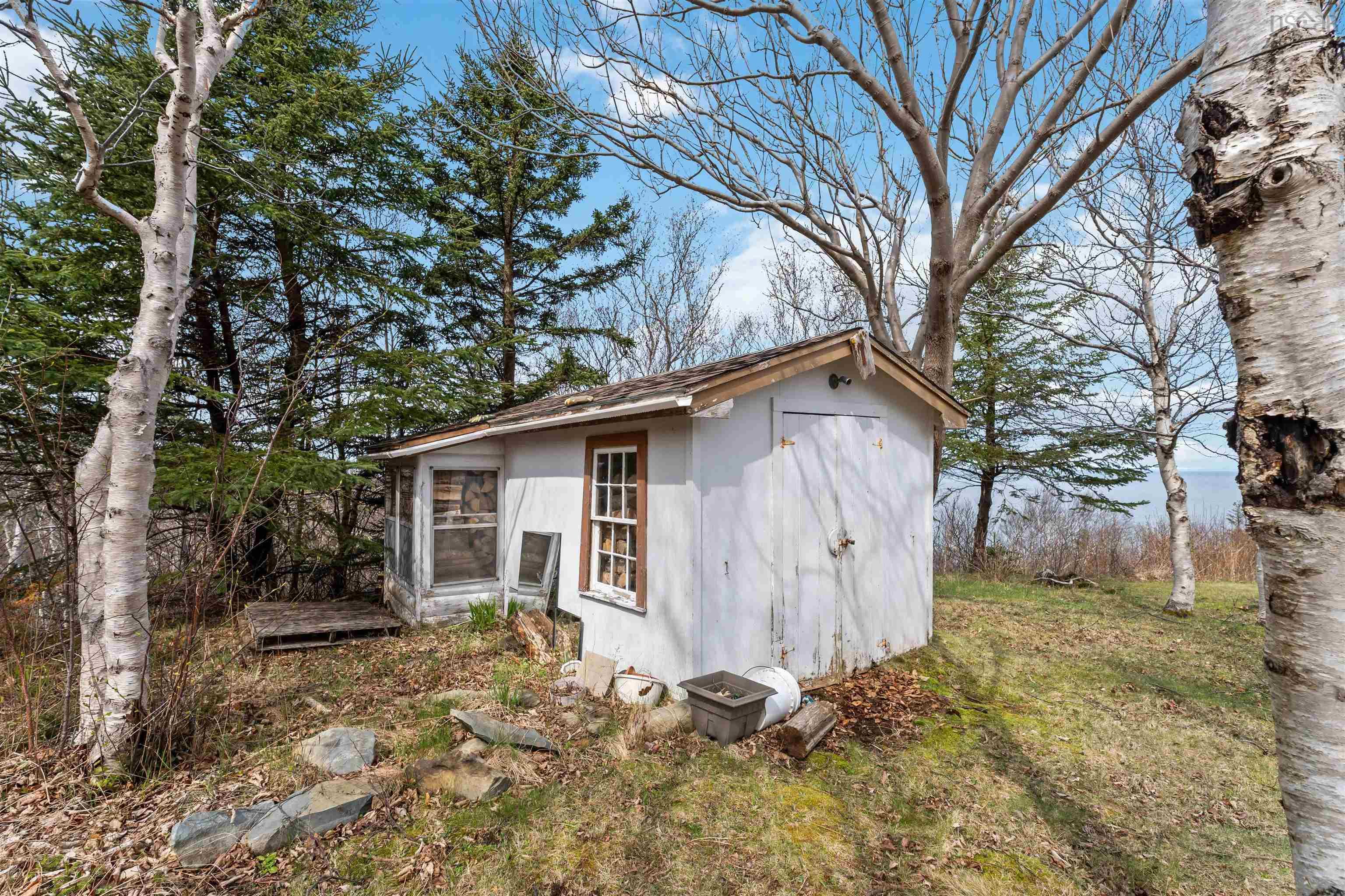 $413,900.00: 4805 Shore Road W, Parkers Cove