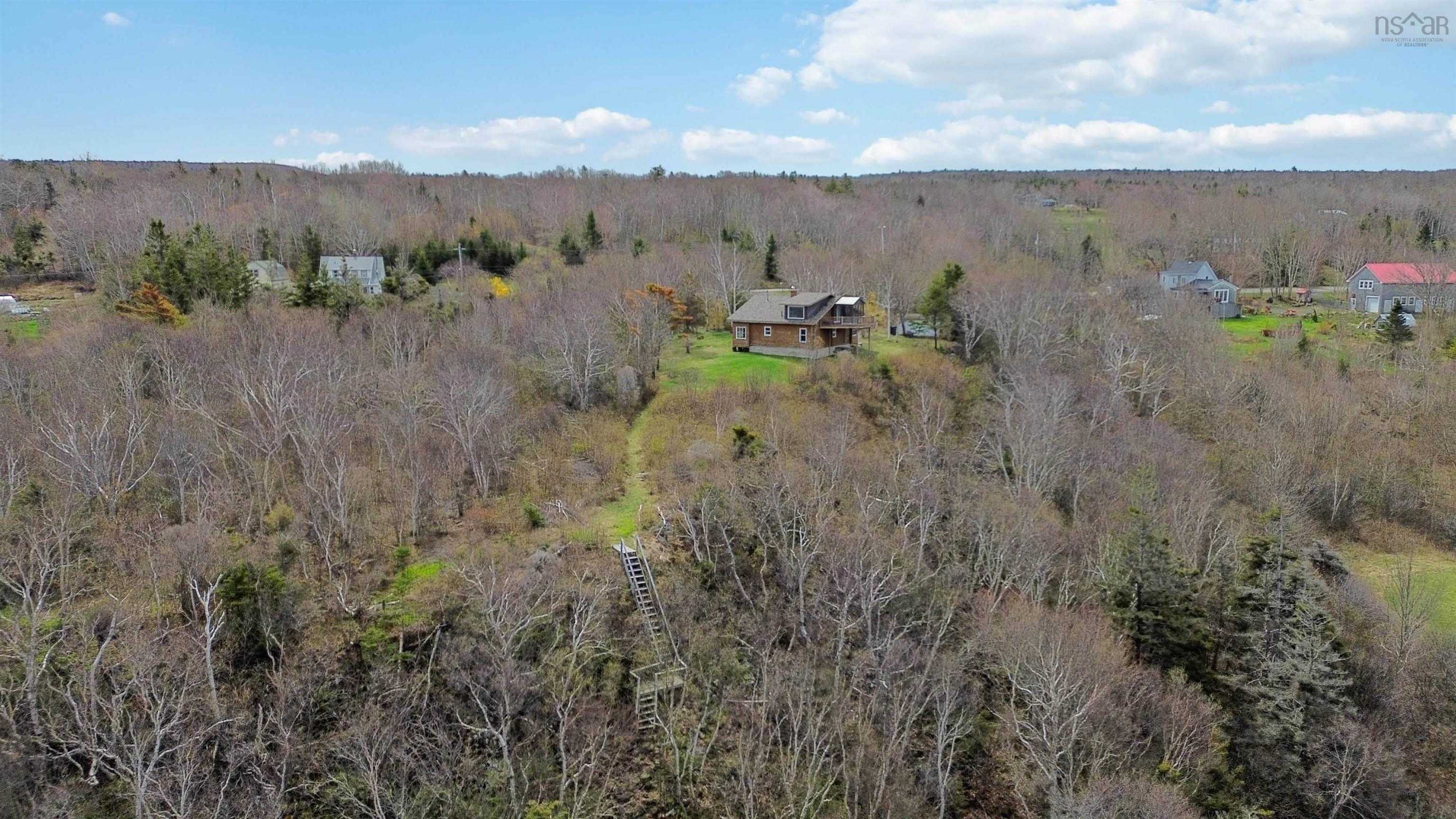 $413,900.00: 4805 Shore Road W, Parkers Cove