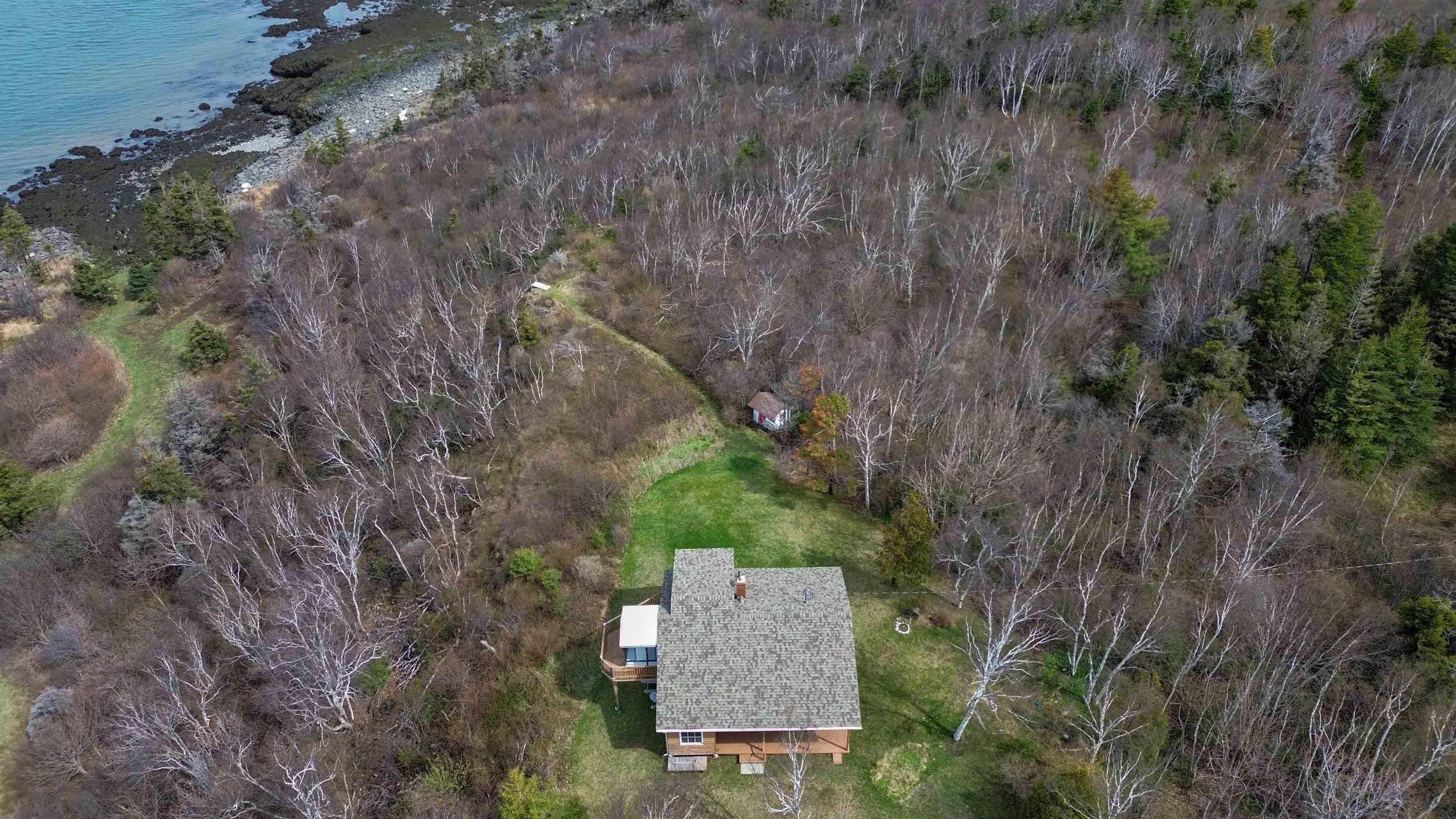 $413,900.00: 4805 Shore Road W, Parkers Cove