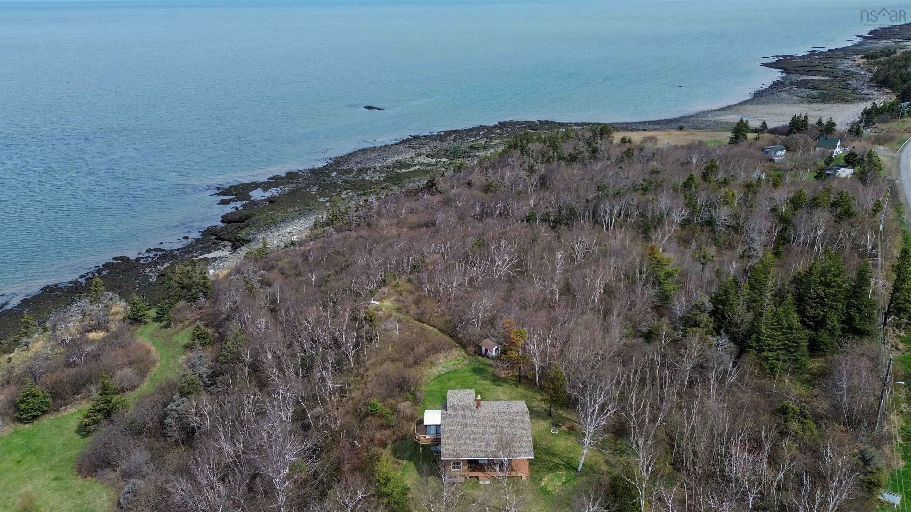 $413,900.00: 4805 Shore Road W, Parkers Cove