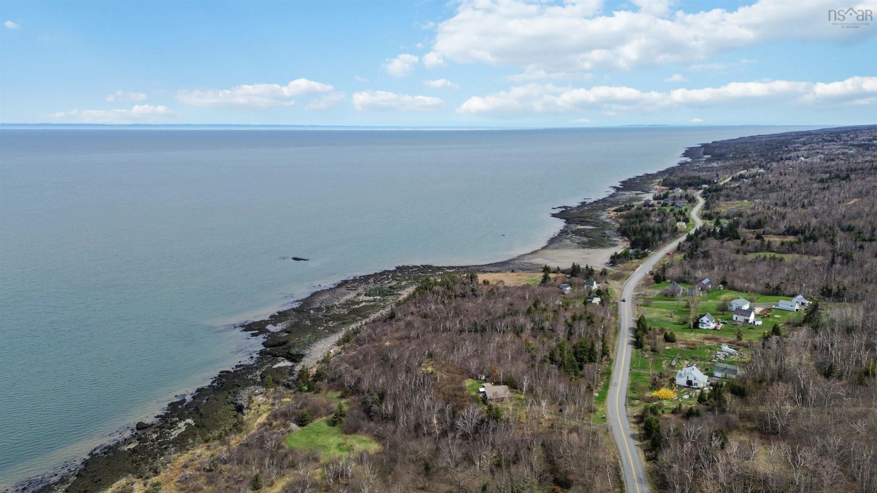 $413,900.00: 4805 Shore Road W, Parkers Cove