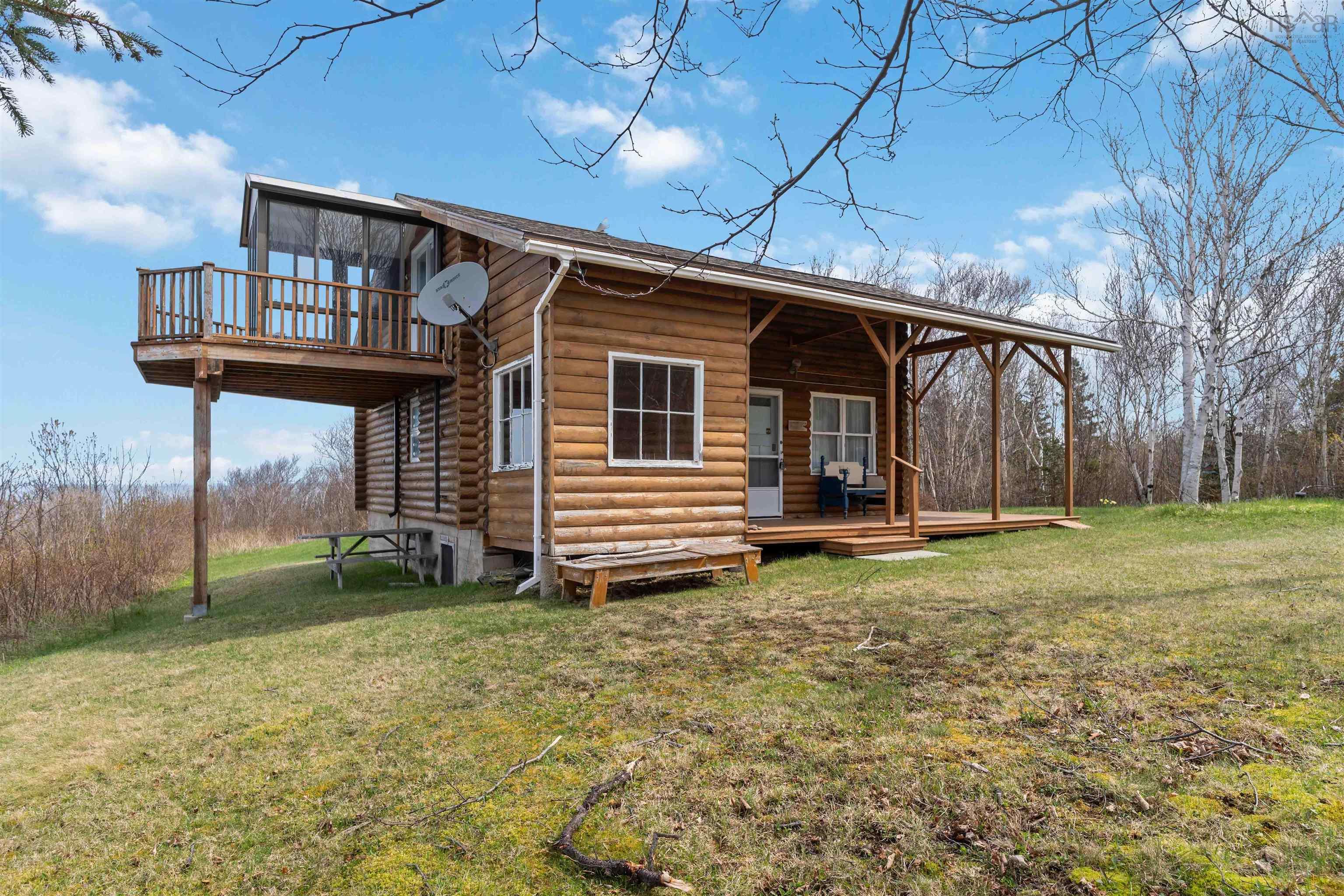 $413,900.00: 4805 Shore Road W, Parkers Cove
