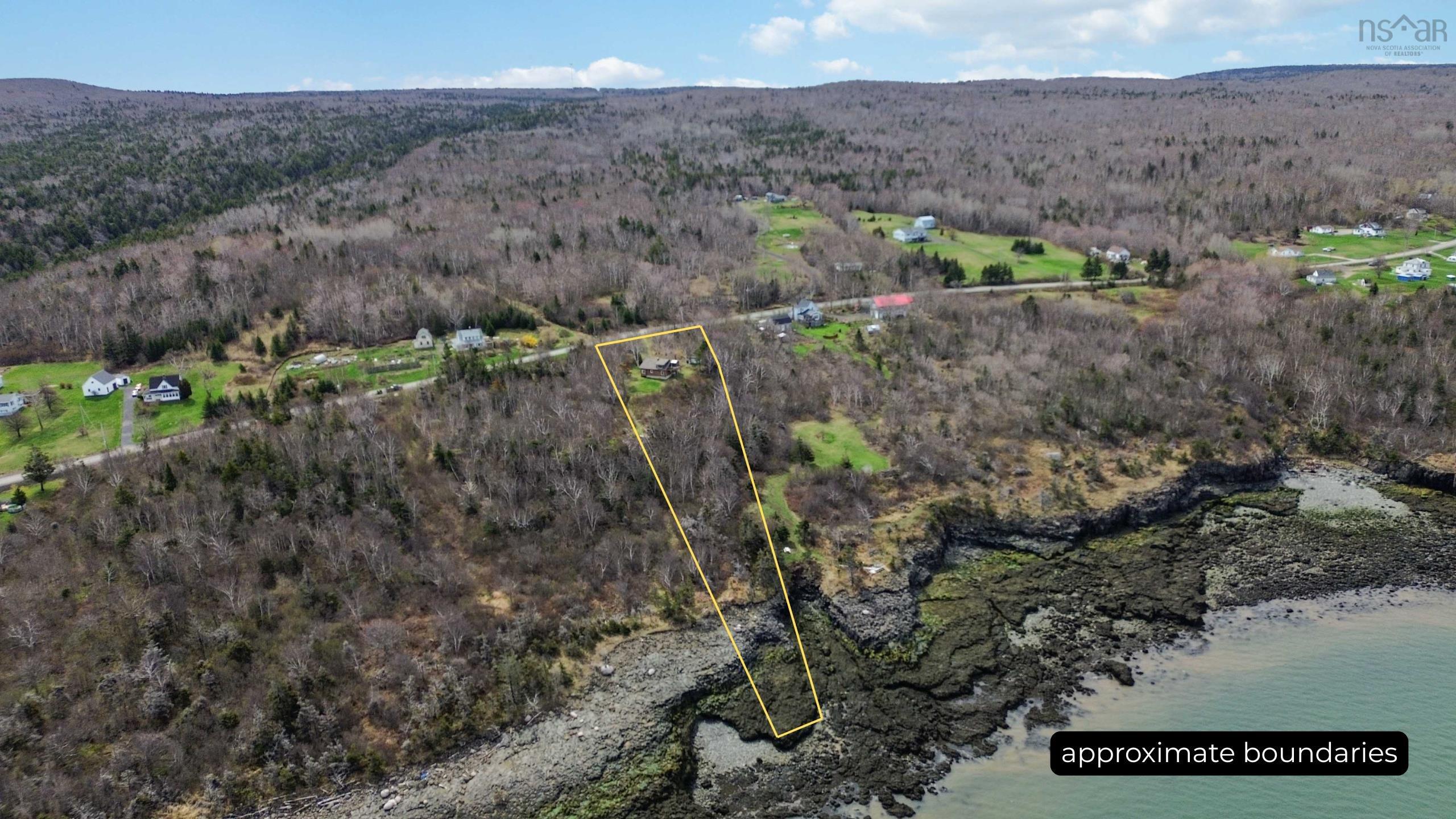 $413,900.00: 4805 Shore Road W, Parkers Cove