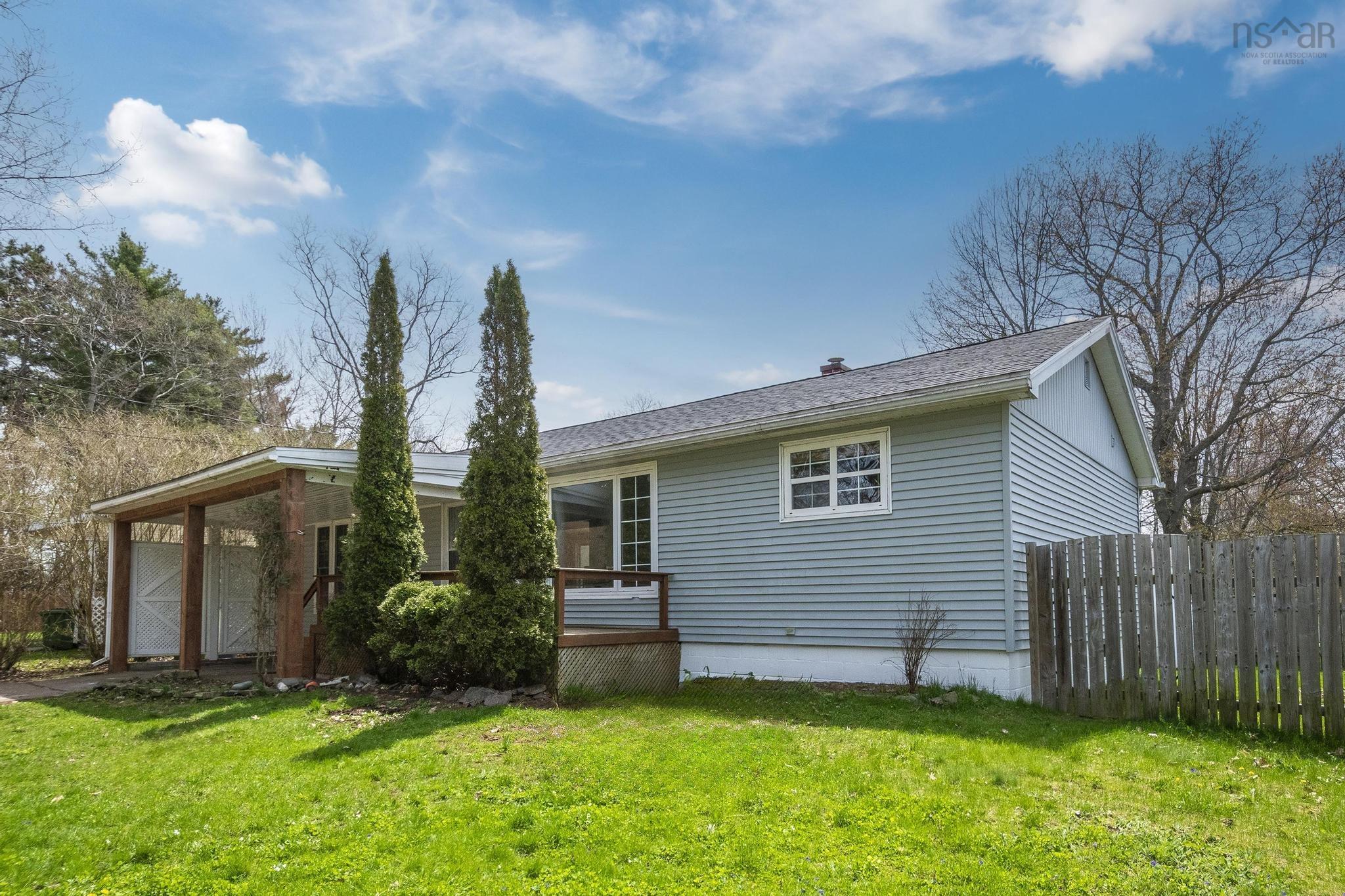$340,000.00: 985 Kenwood Avenue, Greenwood