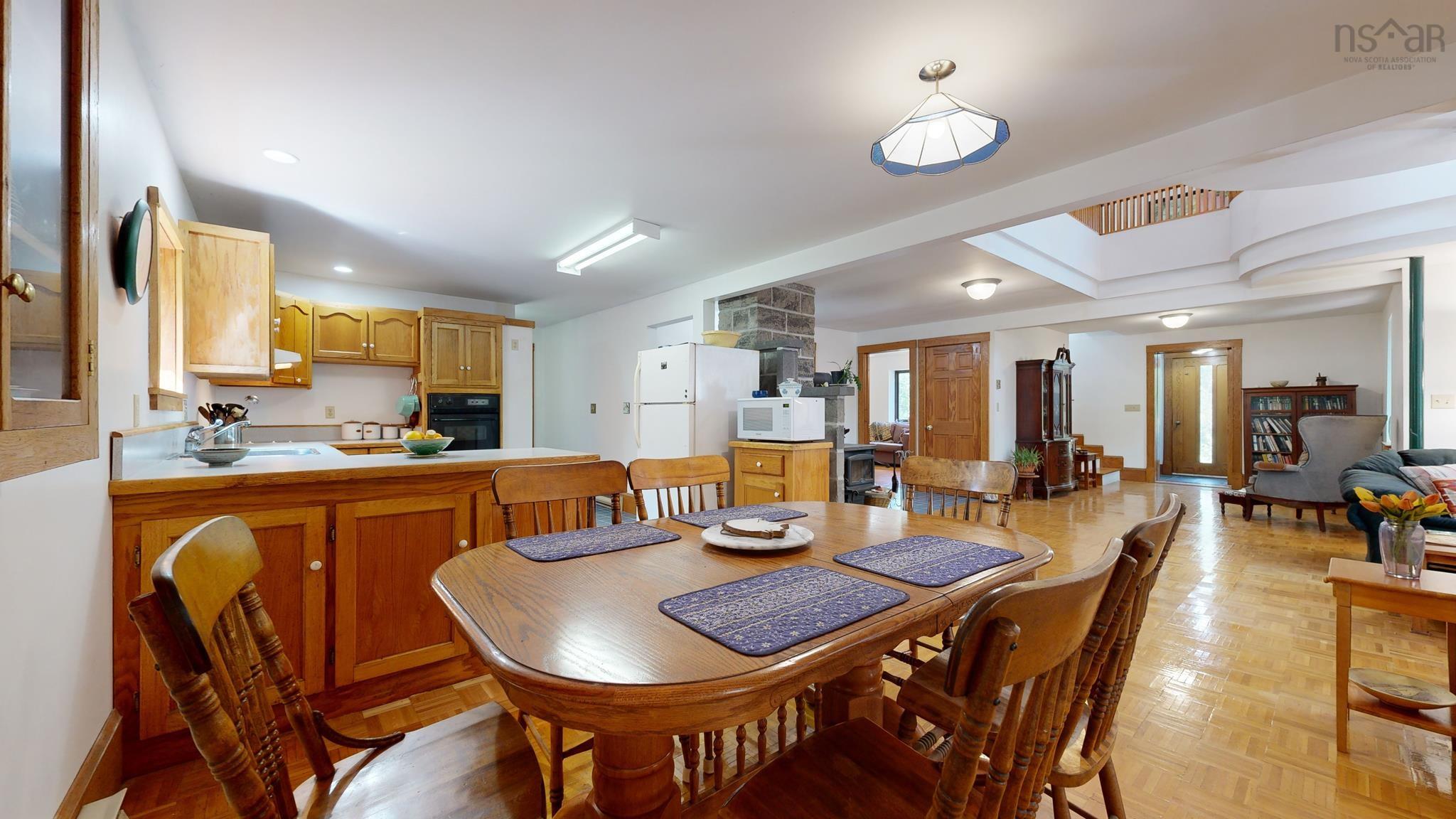 $395,000.00: 809 Highway 203, Lower Ohio