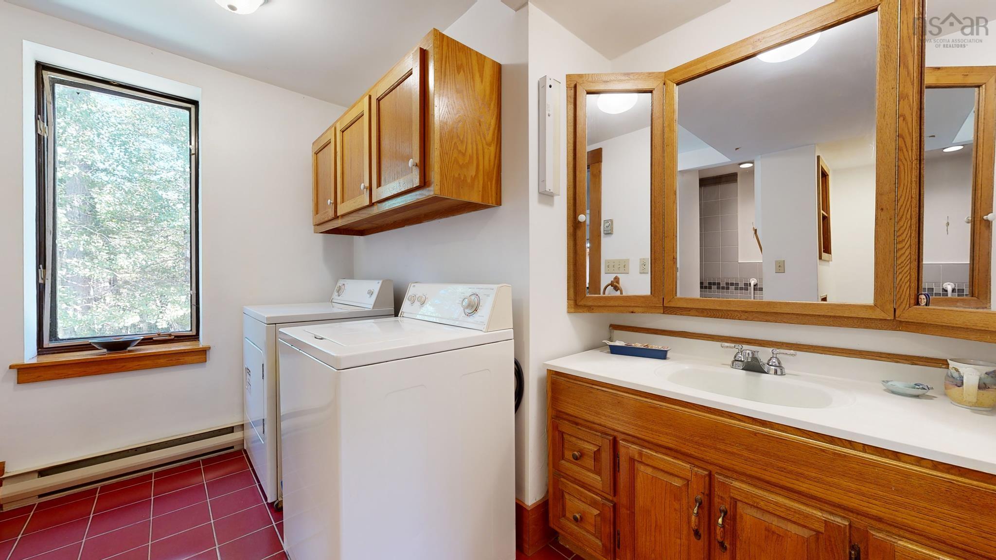 $395,000.00: 809 Highway 203, Lower Ohio