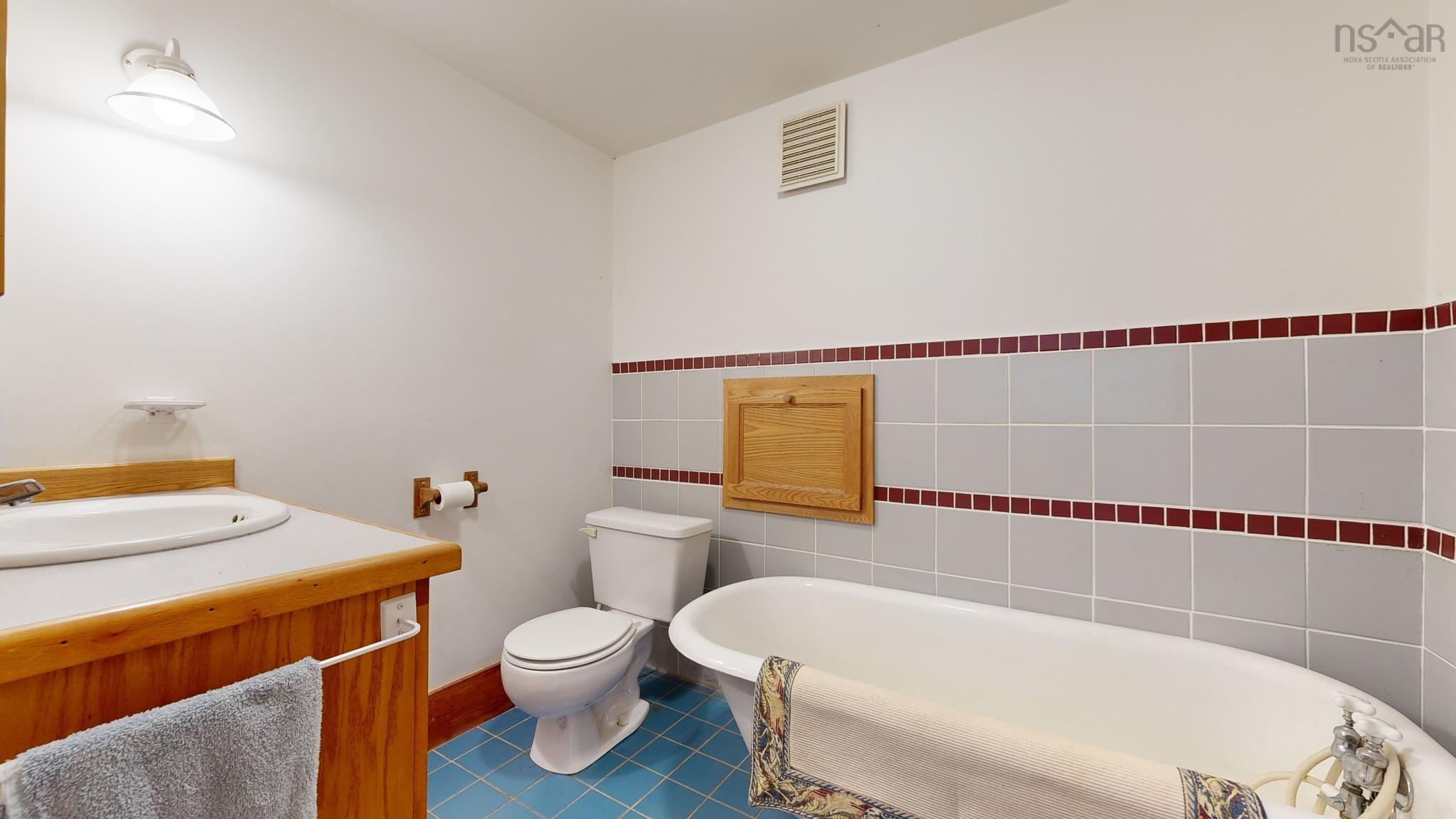 $395,000.00: 809 Highway 203, Lower Ohio