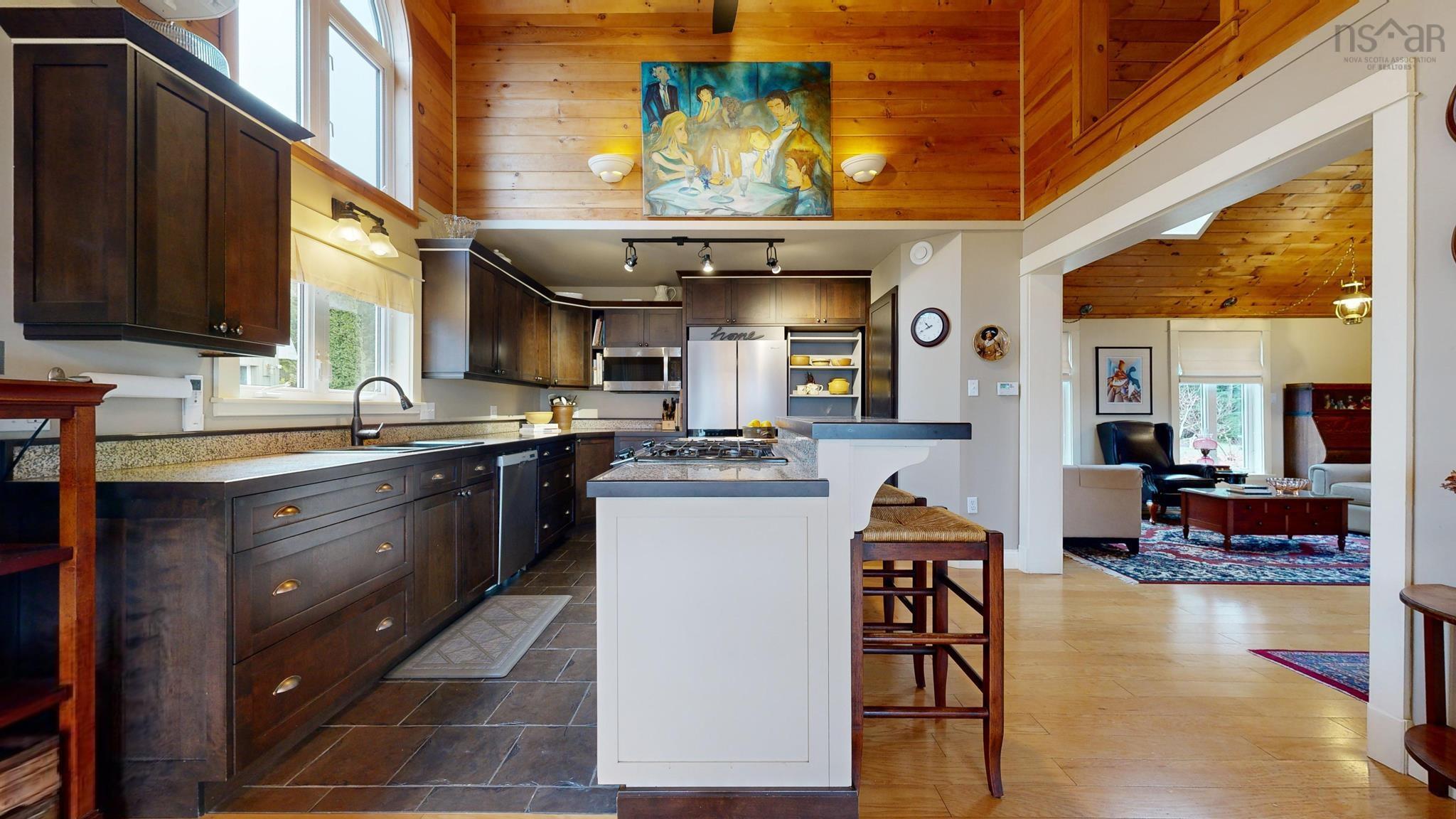 $819,000.00: 154 Murphy Lake Road, Murphy Lake