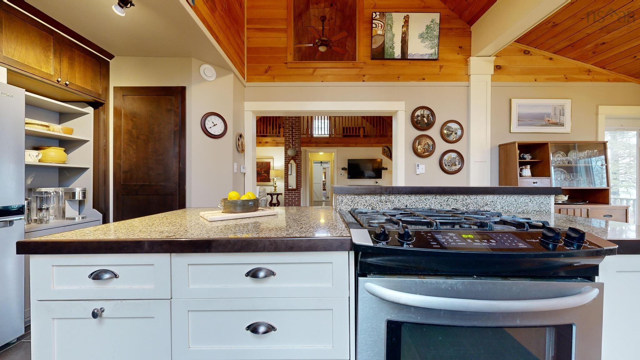 $819,000.00: 154 Murphy Lake Road, Murphy Lake