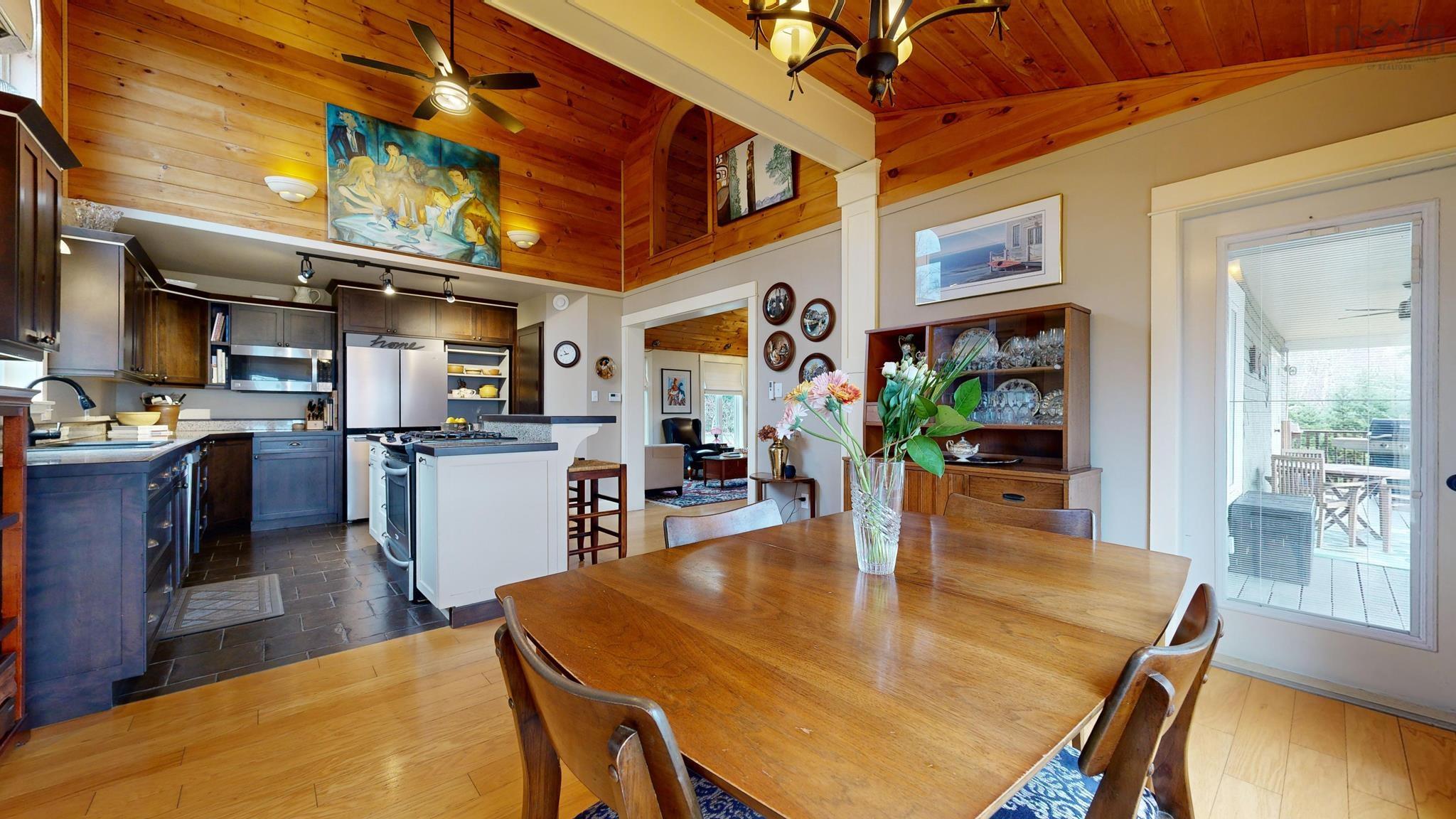 $819,000.00: 154 Murphy Lake Road, Murphy Lake