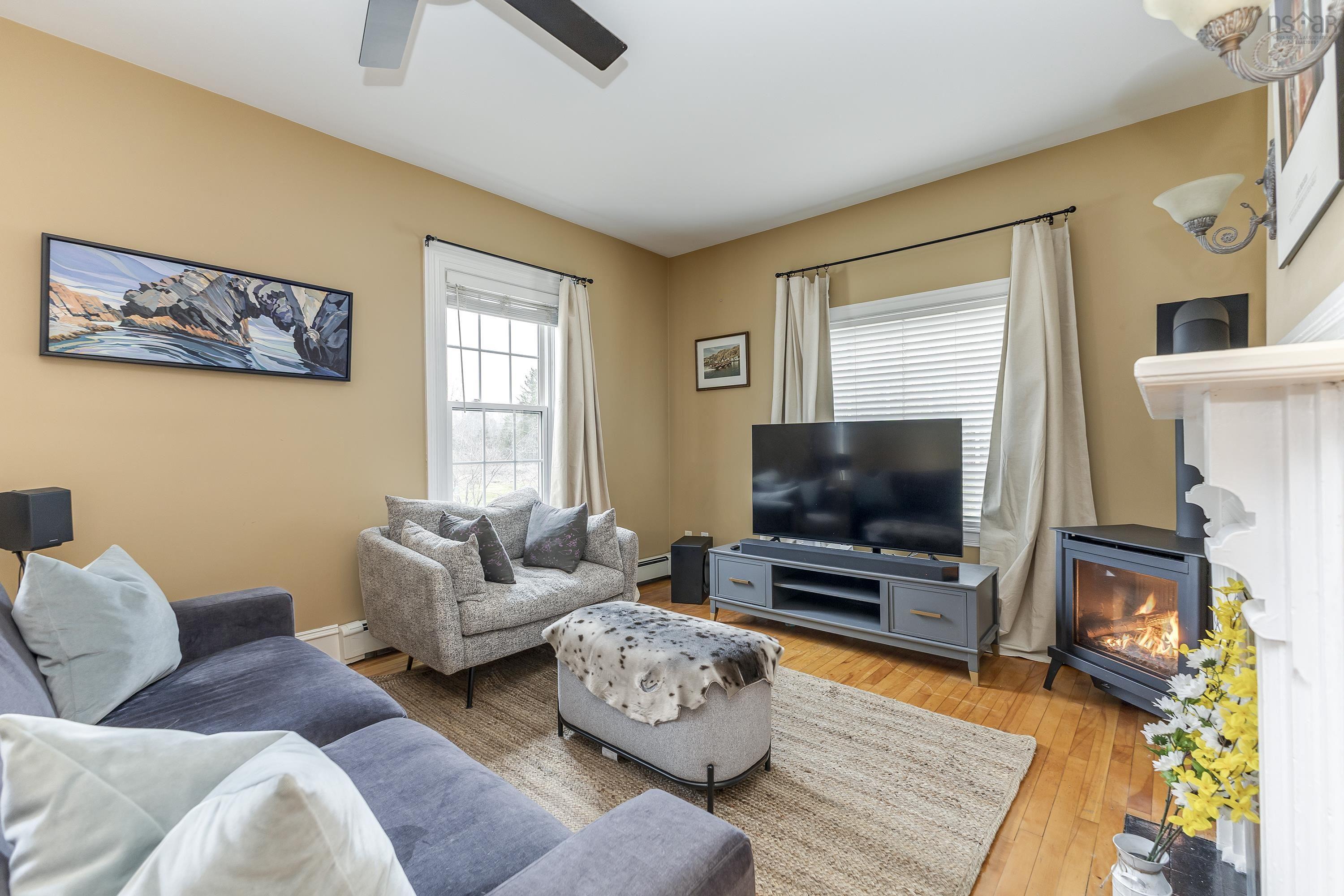 $489,500.00: 1273 North Main Street, Westville