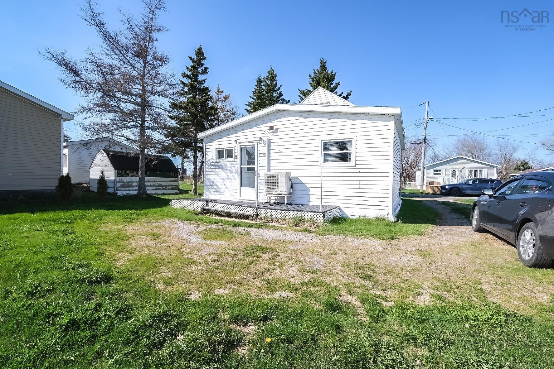 $79,900.00: 3094 East Avenue, New Waterford