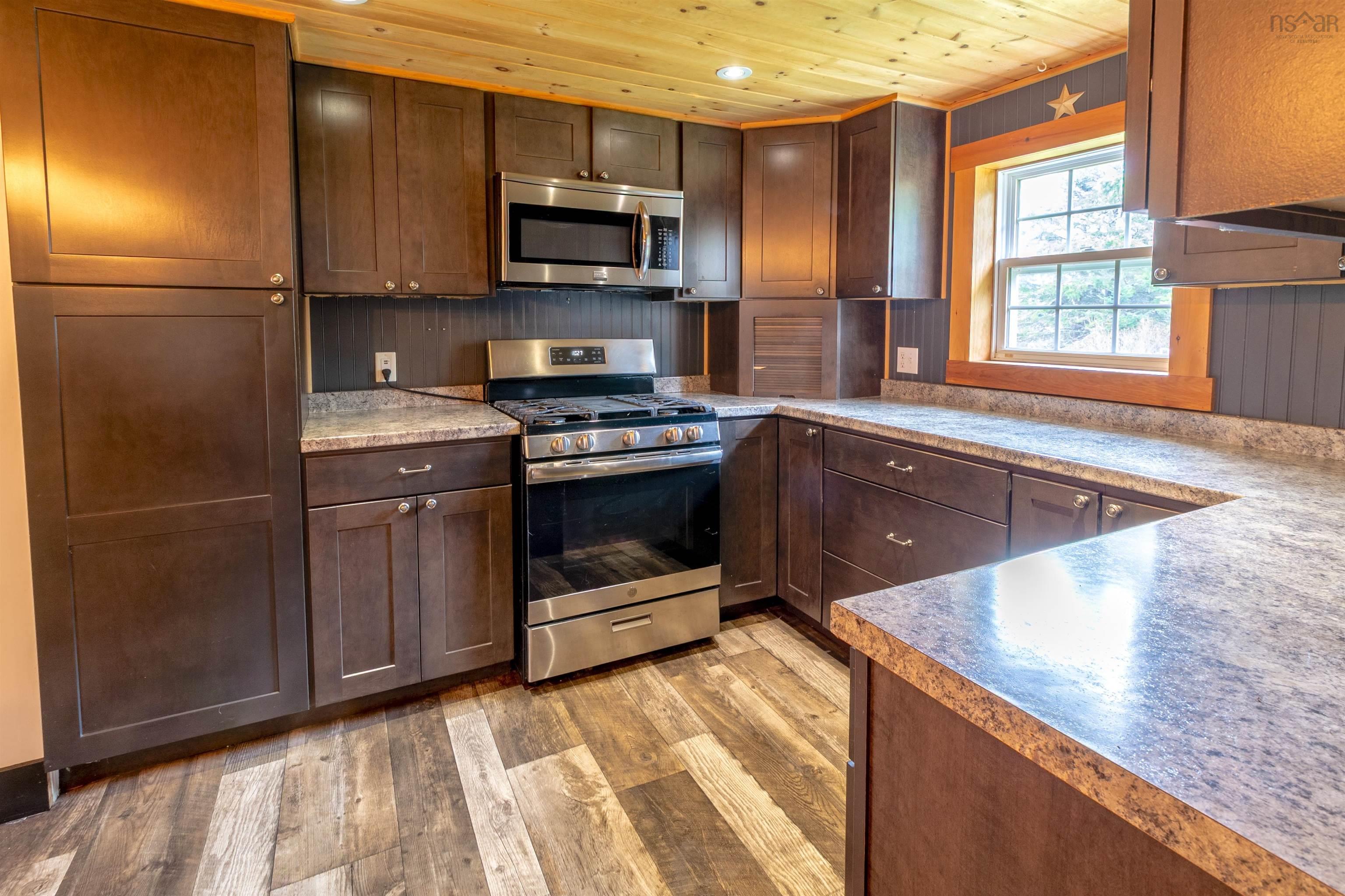 $474,900.00: 352 Bear Point Road, Bear Point