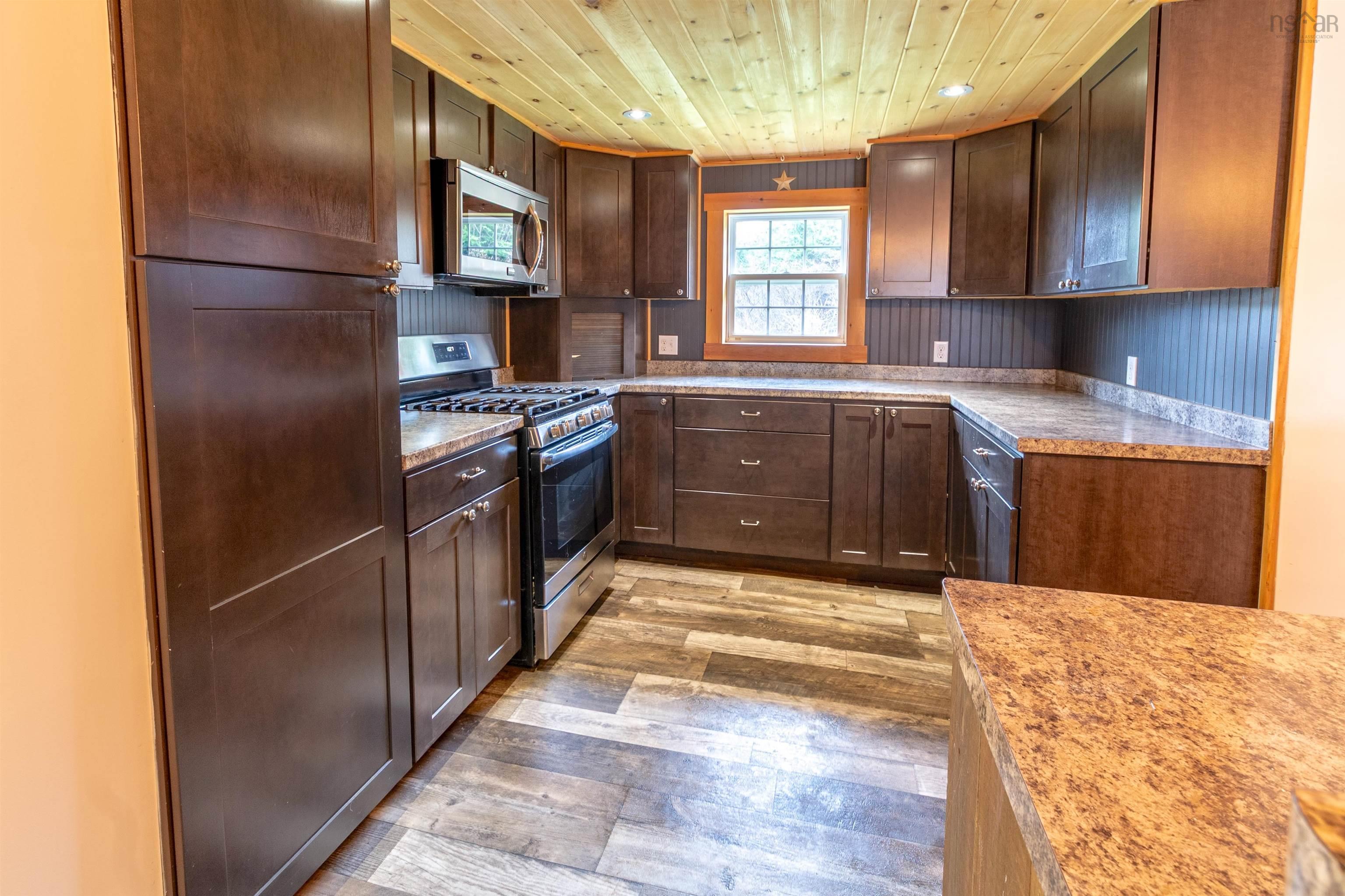 $474,900.00: 352 Bear Point Road, Bear Point