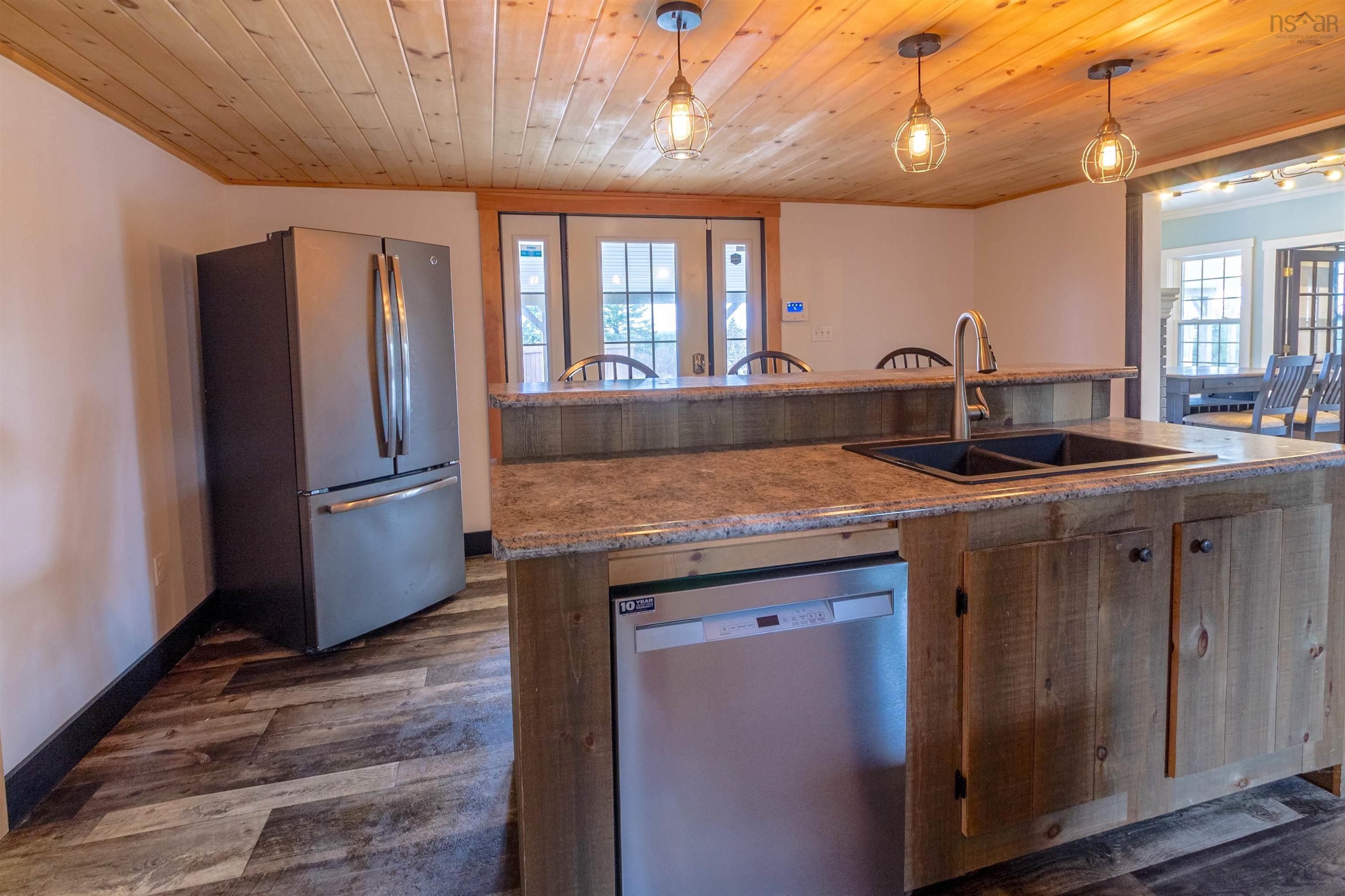 $474,900.00: 352 Bear Point Road, Bear Point