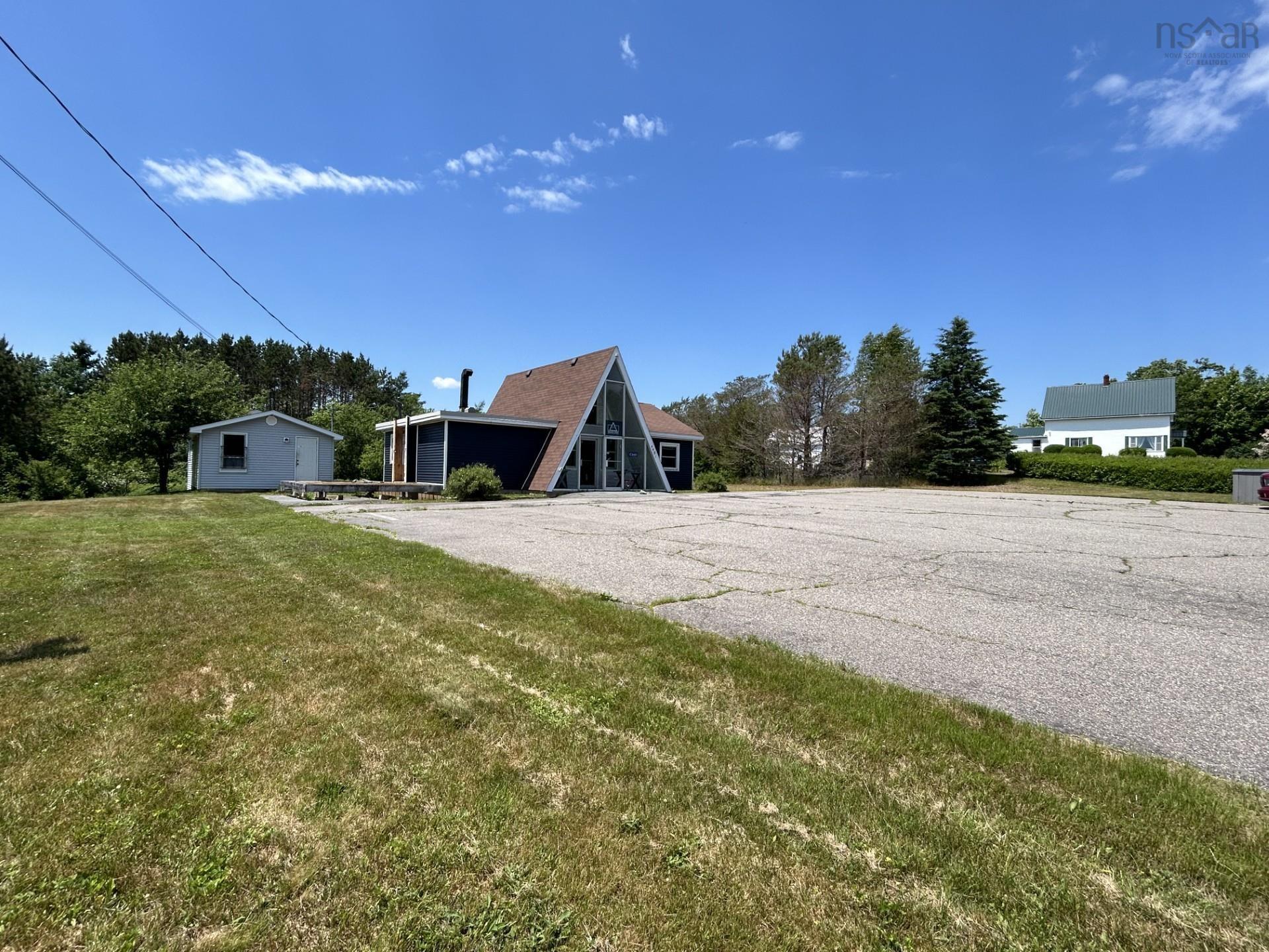$250,000.00: 4491 12 Highway, New Ross