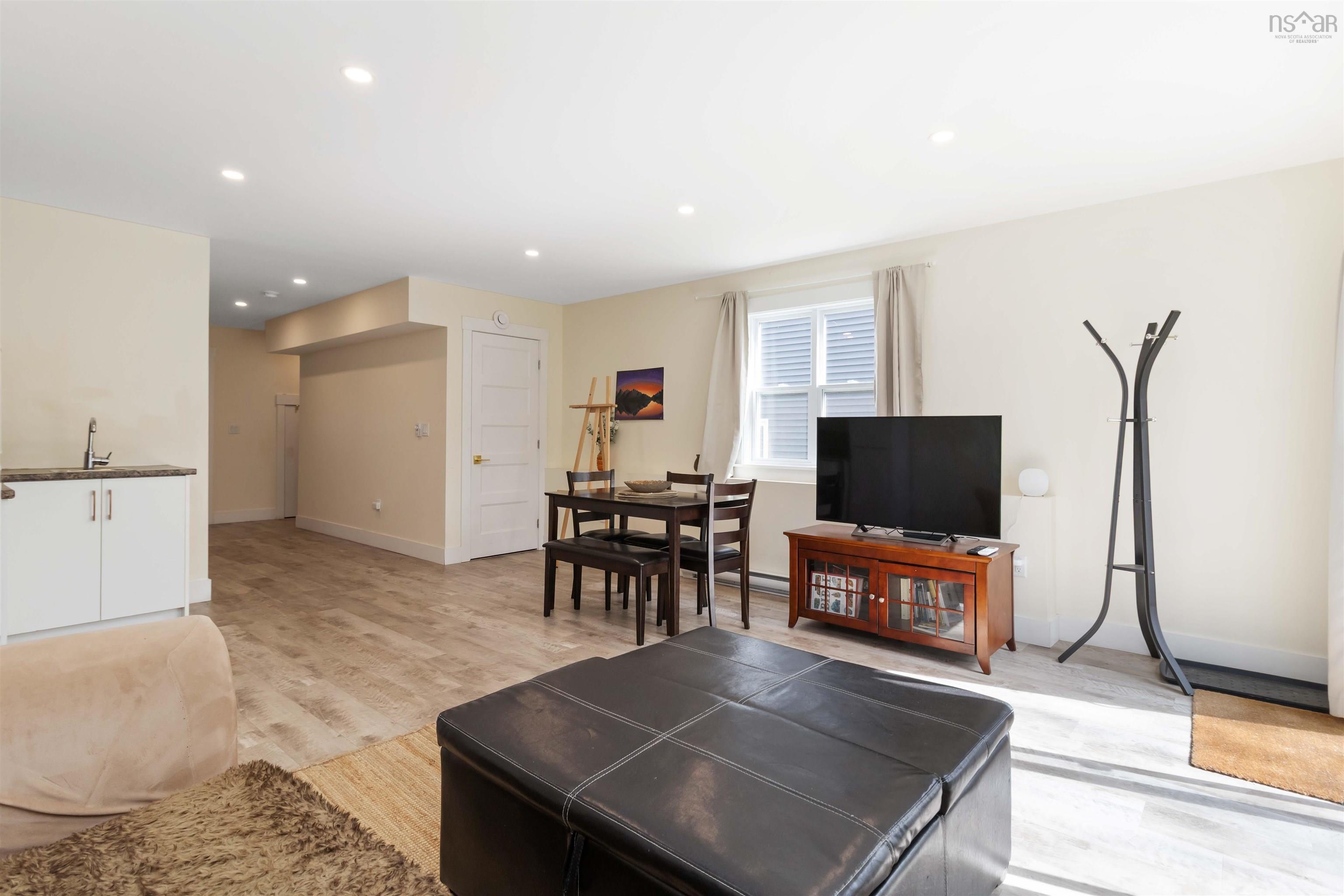 $599,900.00: 9 Chambers Court, Halifax