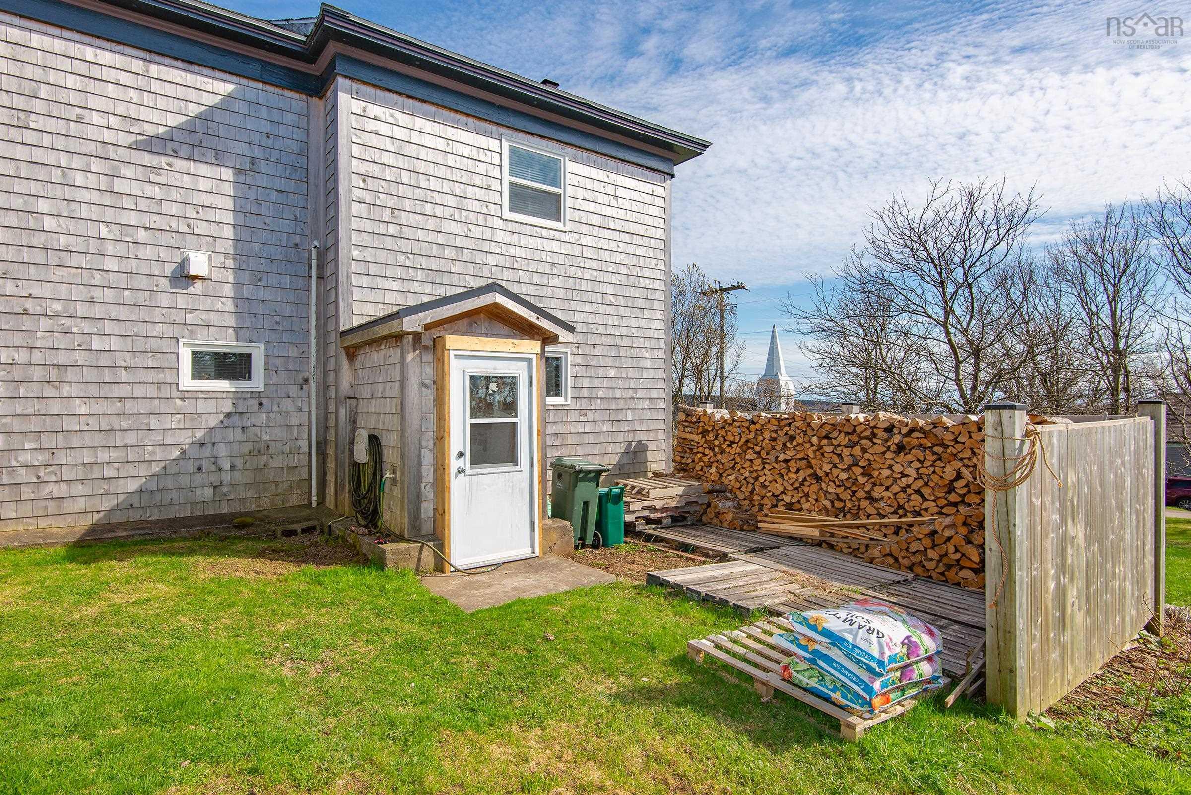 $320,000.00: 347 Highway 217, Freeport