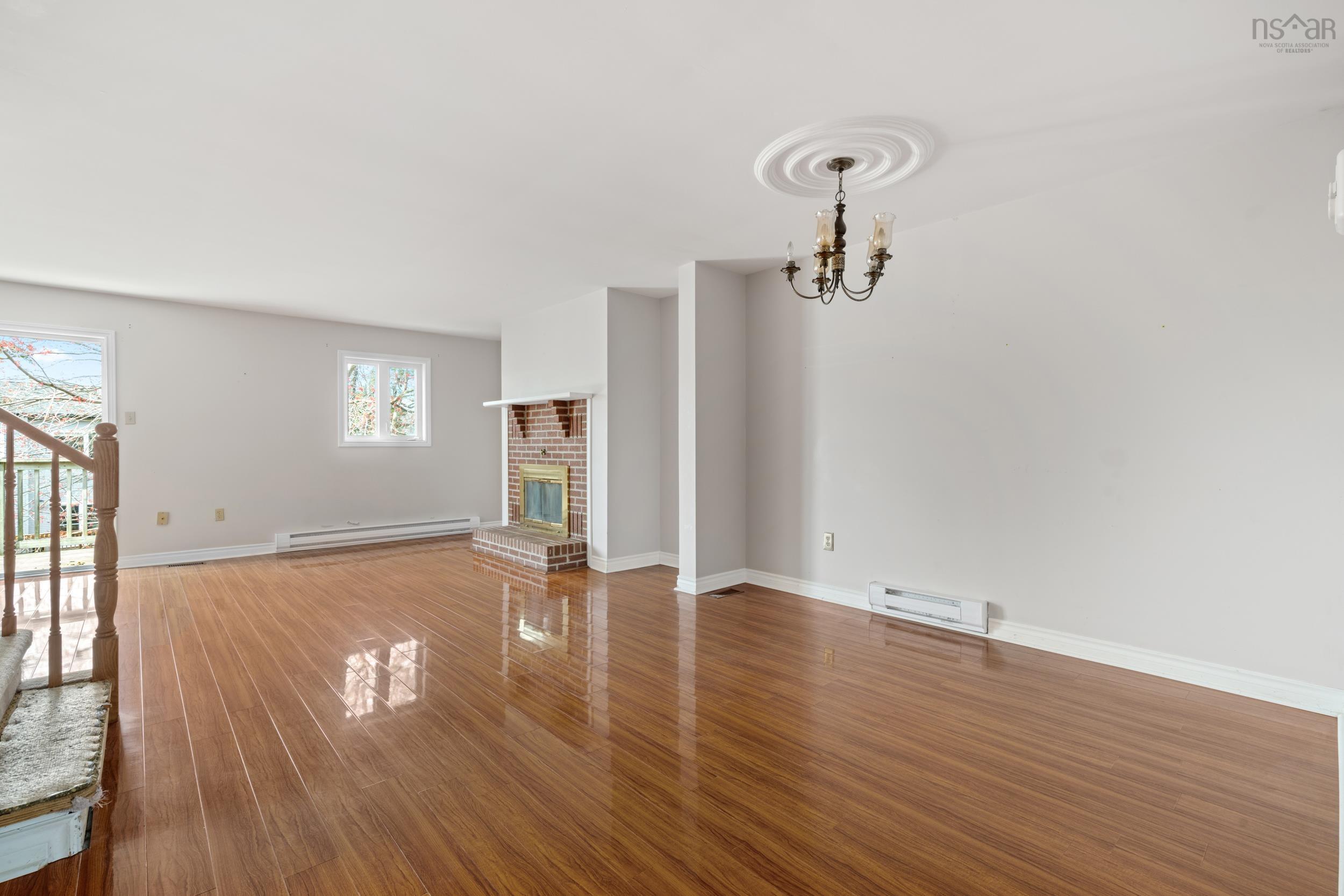 $579,900.00: 63 Trailwood Place, Clayton Park