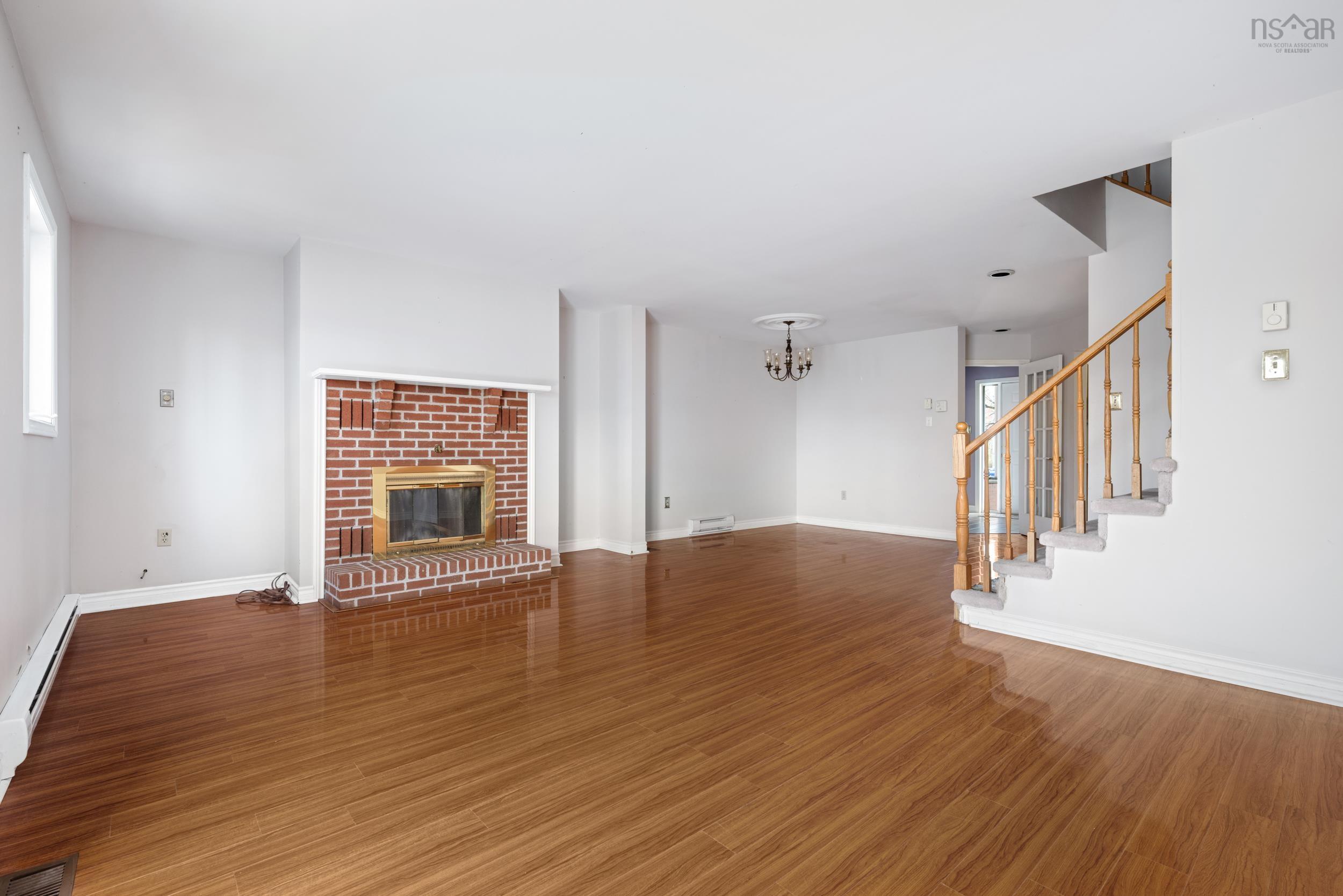 $579,900.00: 63 Trailwood Place, Clayton Park