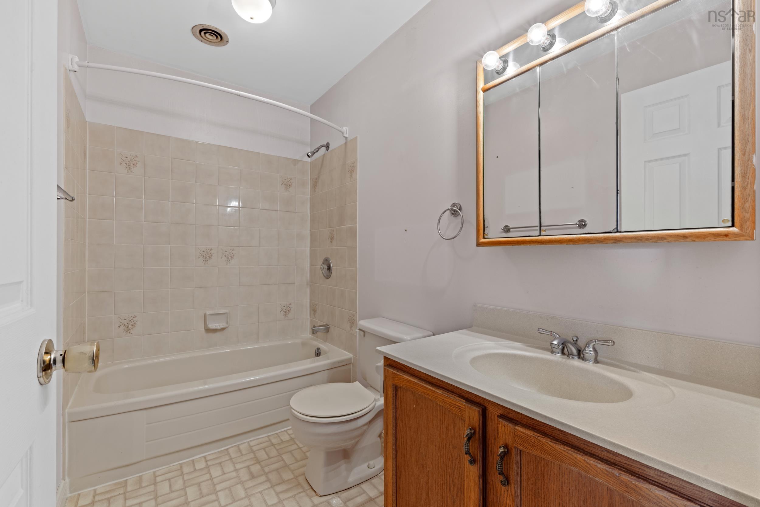 $579,900.00: 63 Trailwood Place, Clayton Park