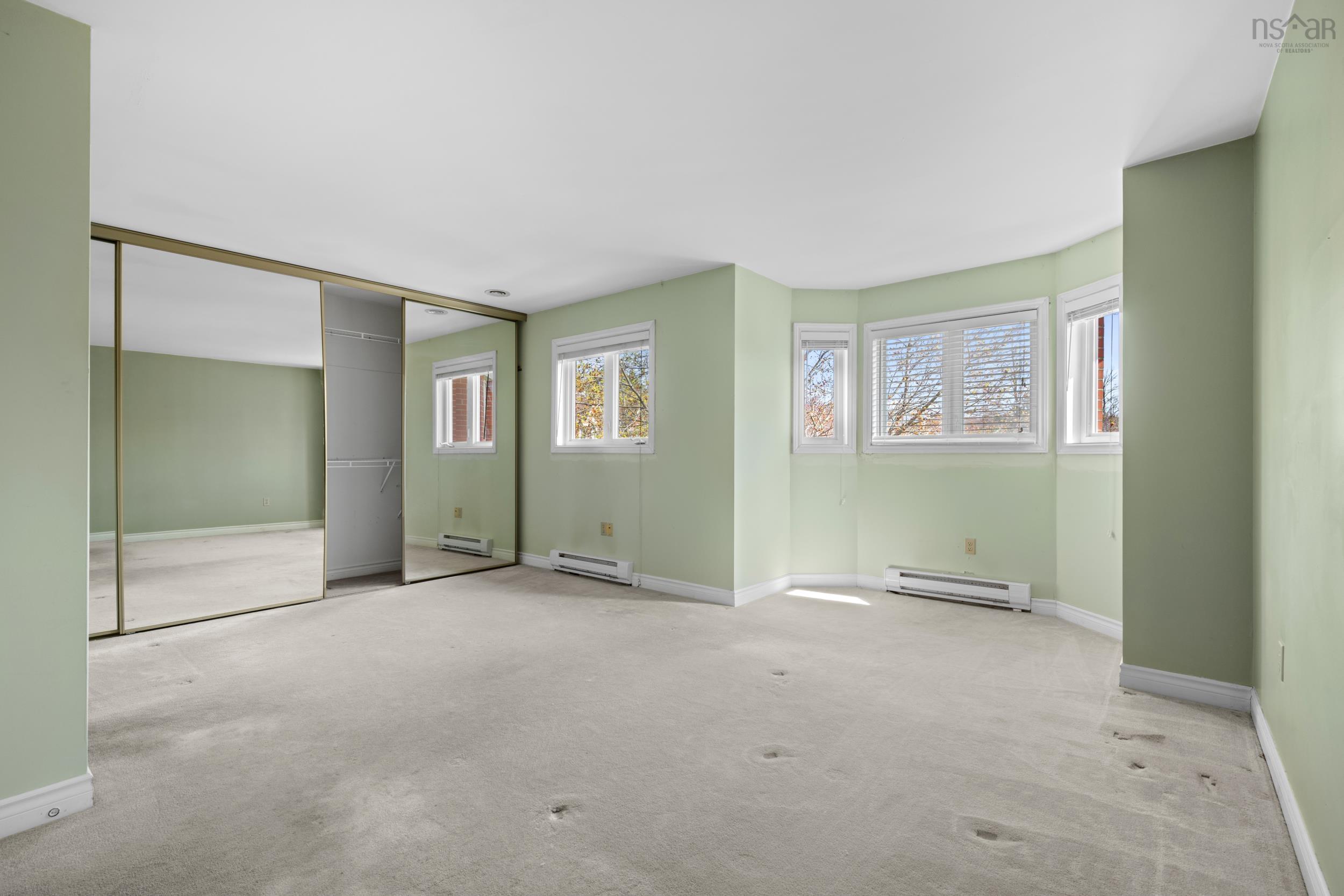 $579,900.00: 63 Trailwood Place, Clayton Park