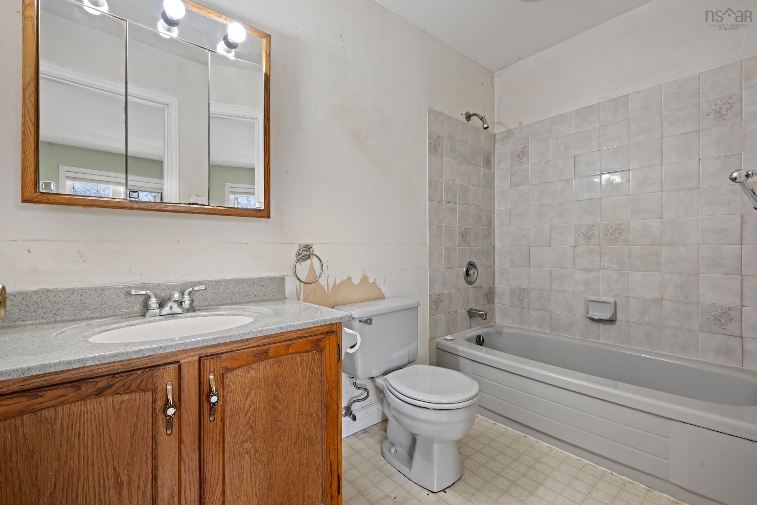 $579,900.00: 63 Trailwood Place, Clayton Park