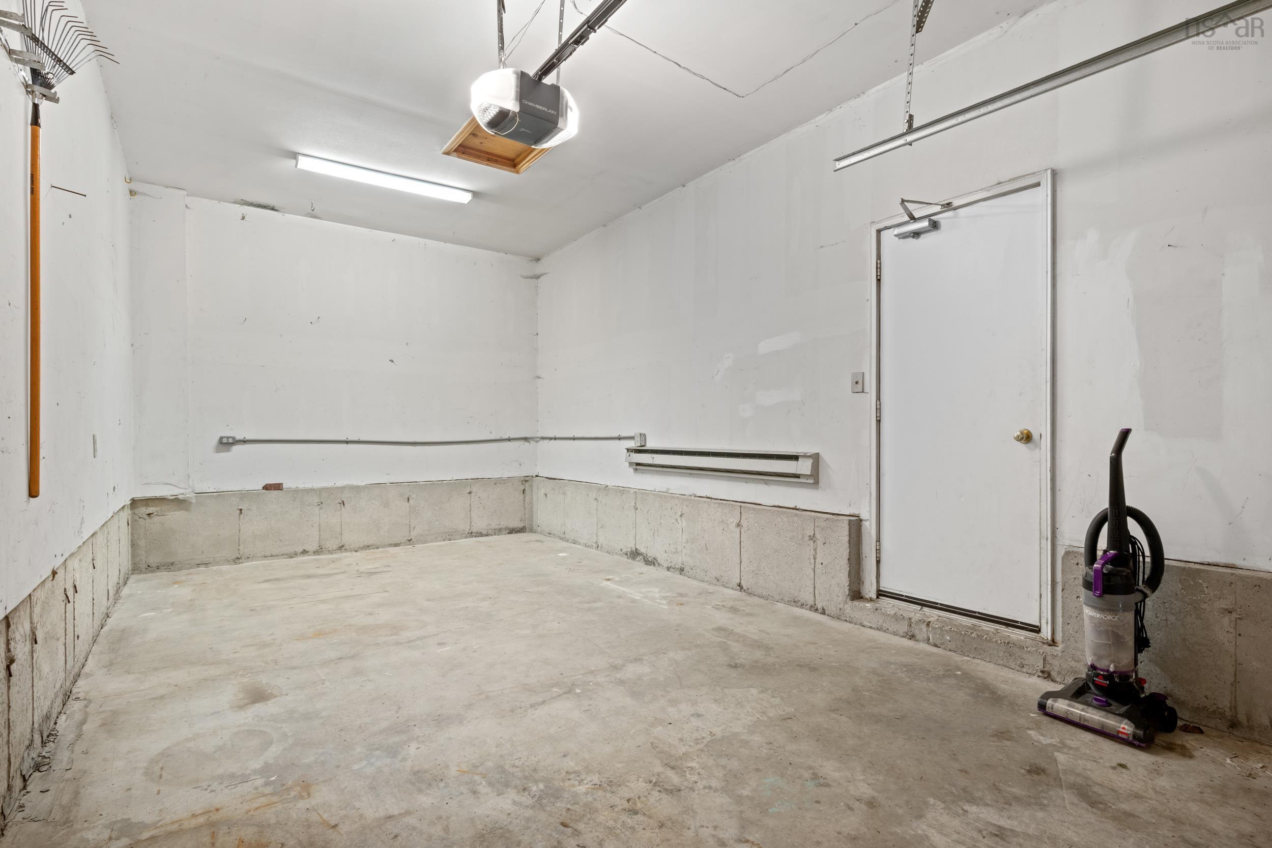 $579,900.00: 63 Trailwood Place, Clayton Park