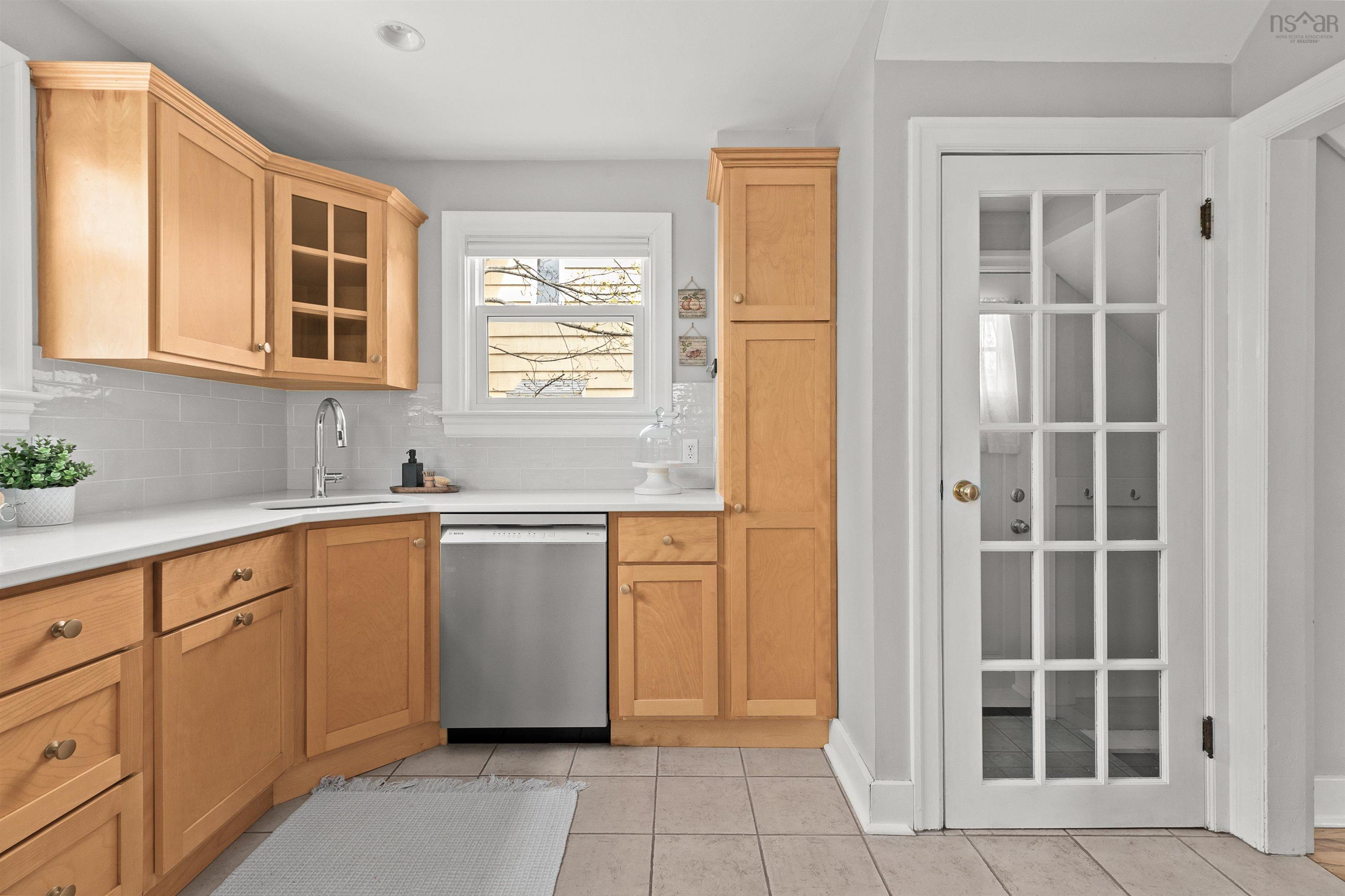 $699,900.00: 19 Canterbury Street, Dartmouth