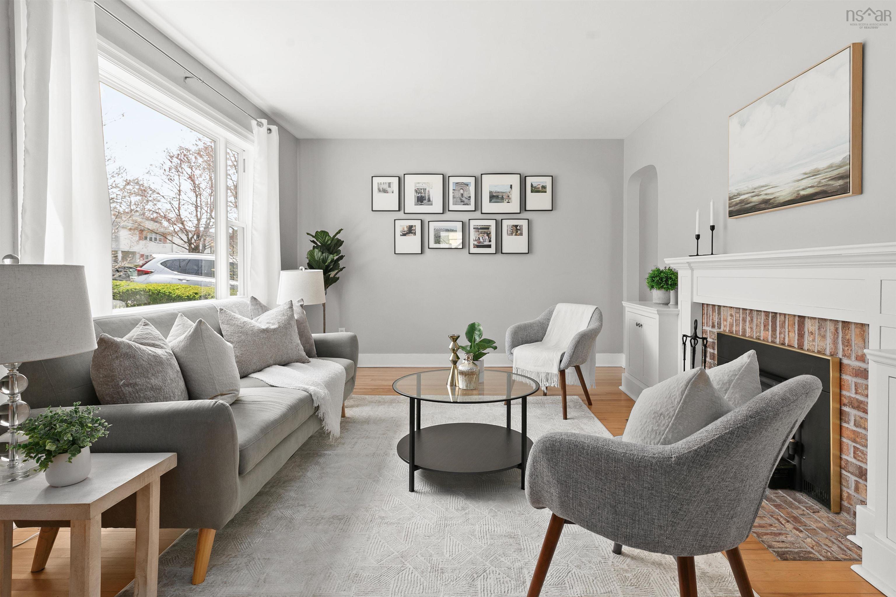 $699,900.00: 19 Canterbury Street, Dartmouth