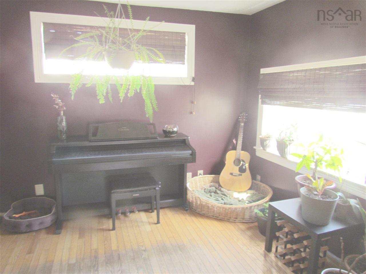 $424,500.00: 32 Circle Drive, Halifax