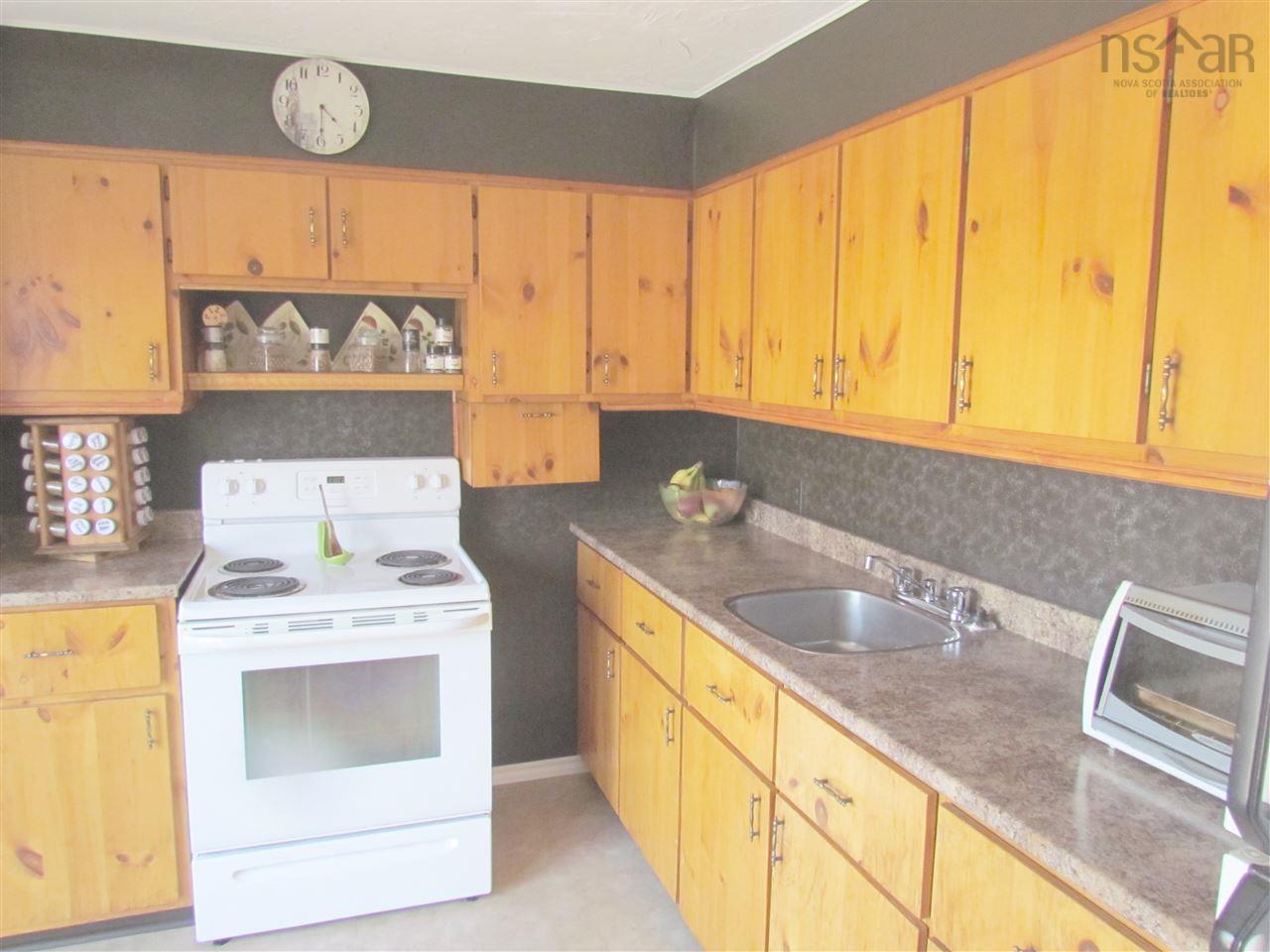 $424,500.00: 32 Circle Drive, Halifax